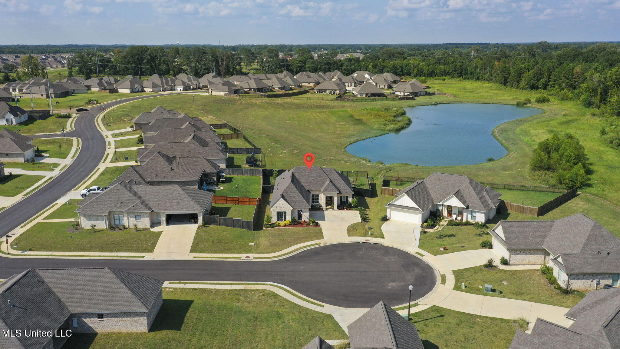 202 Silver Maple Place Property Photo 33