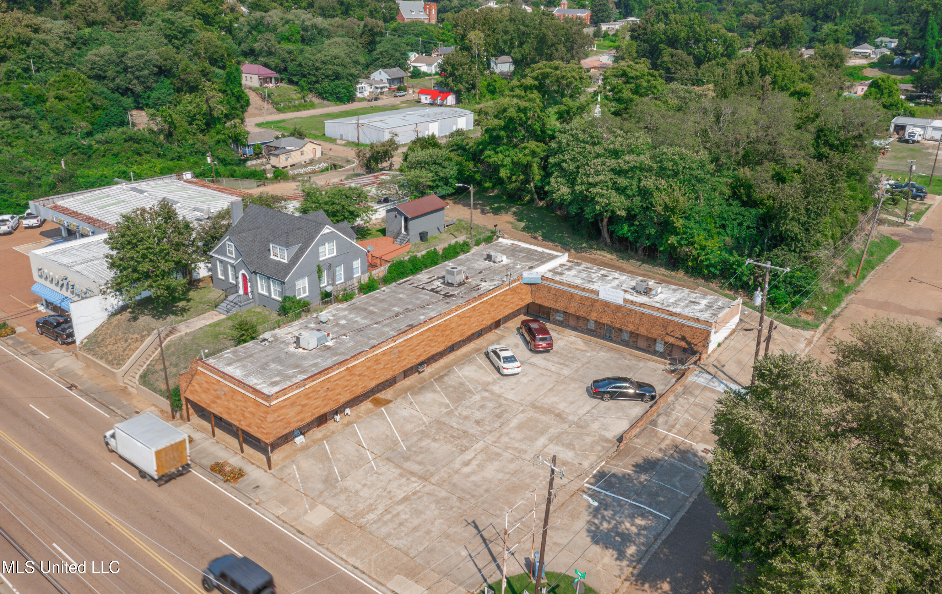 1713 Clay Street Property Photo 4