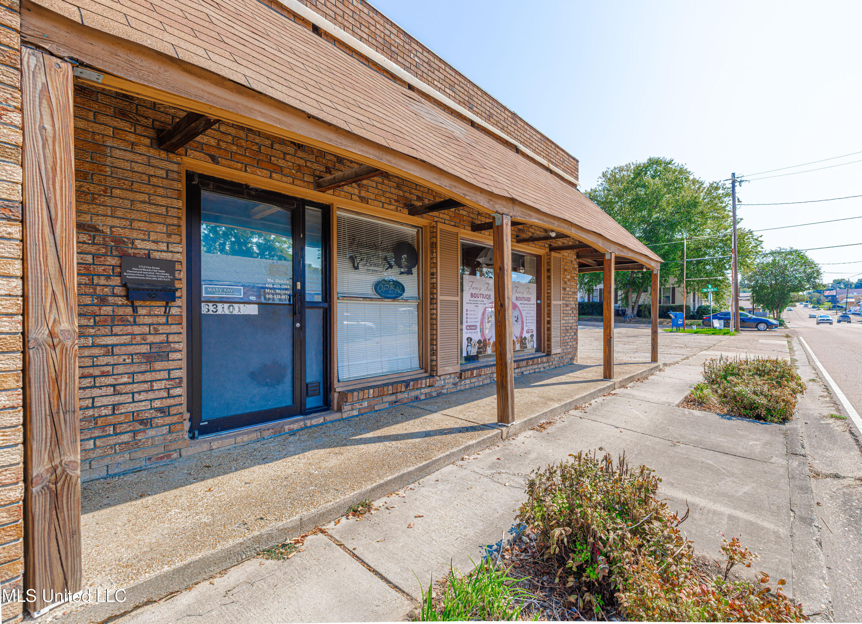 1713 Clay Street Property Photo 8