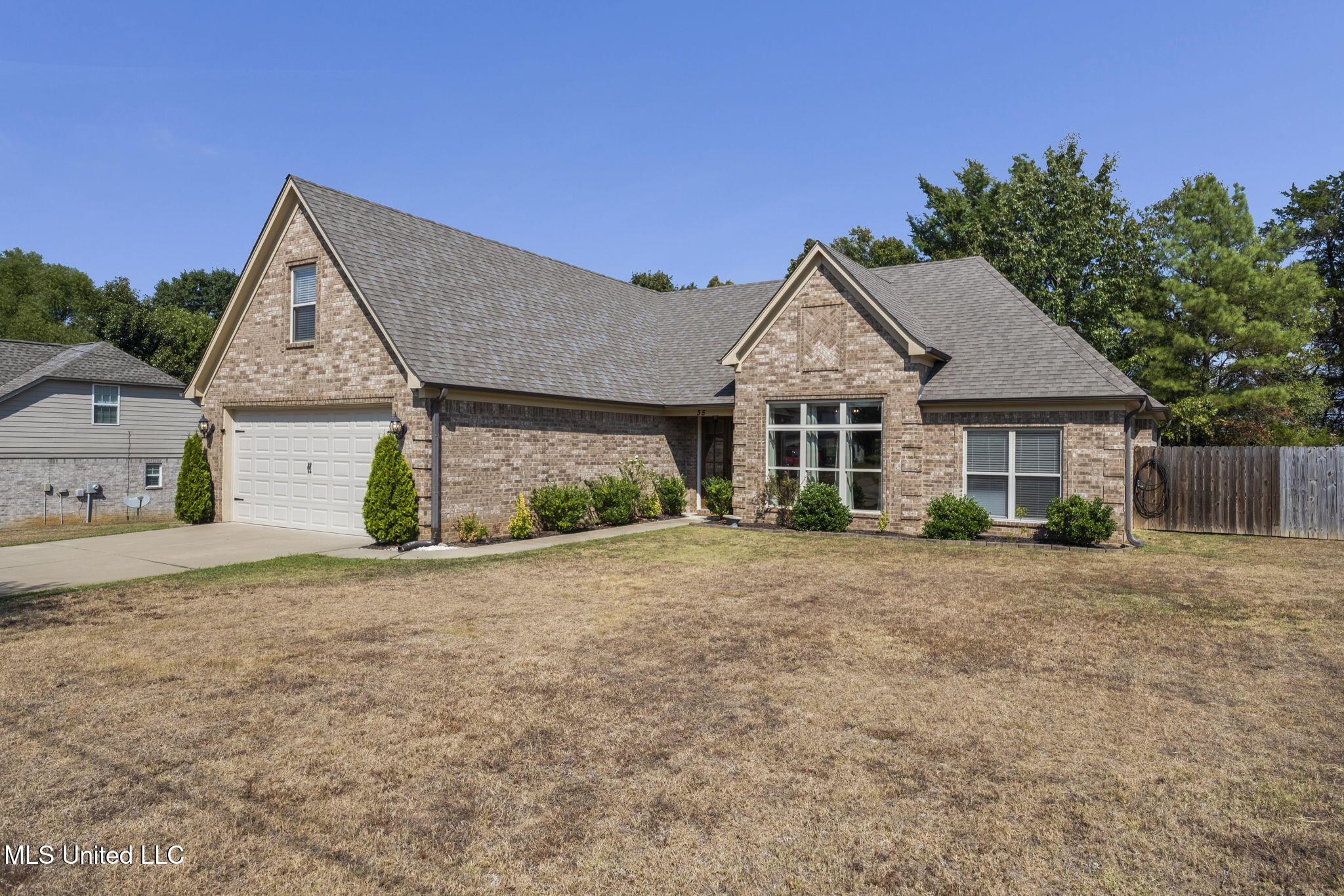 35 Pearson Cove Property Photo 1