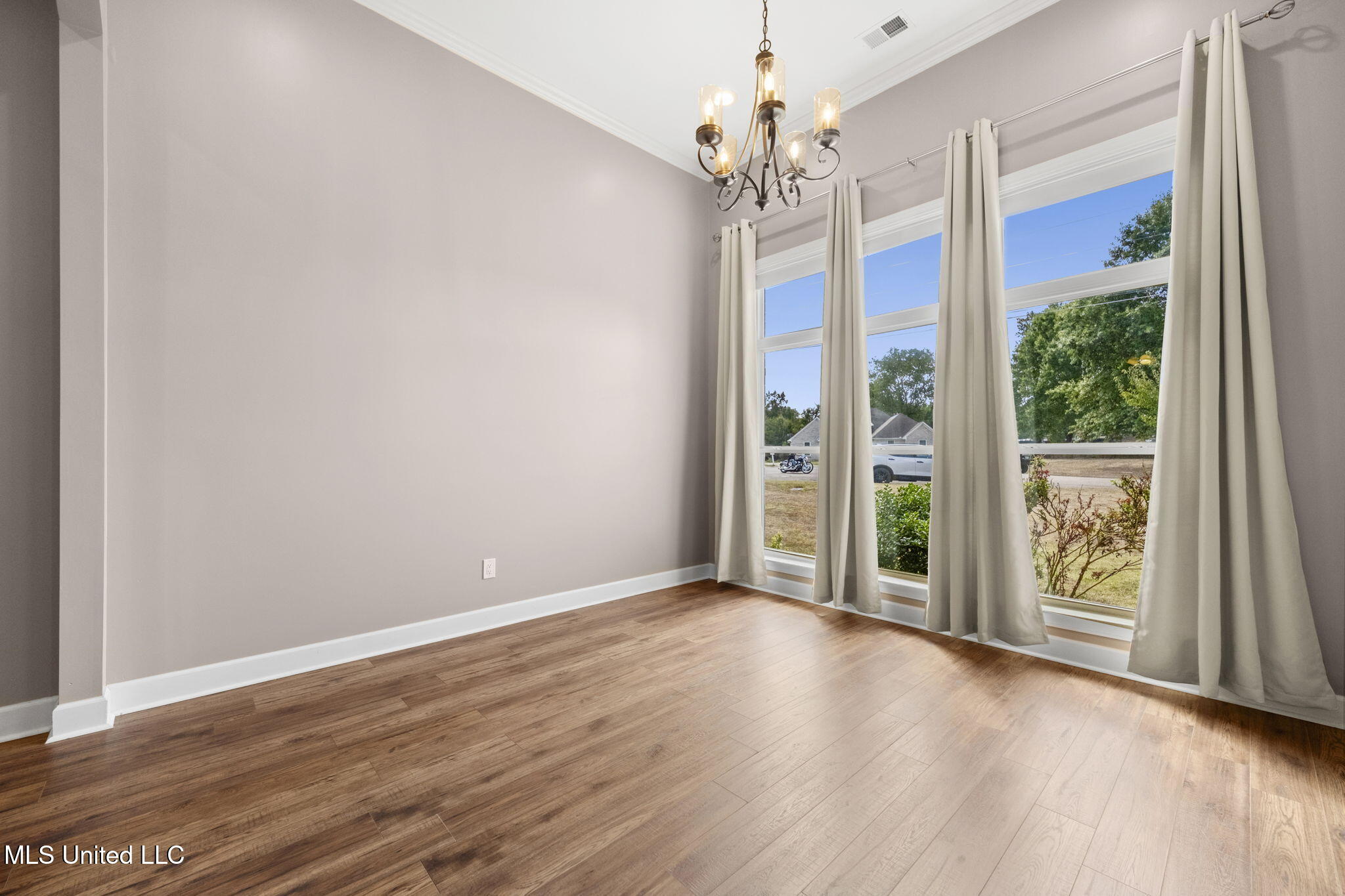 35 Pearson Cove Property Photo 6