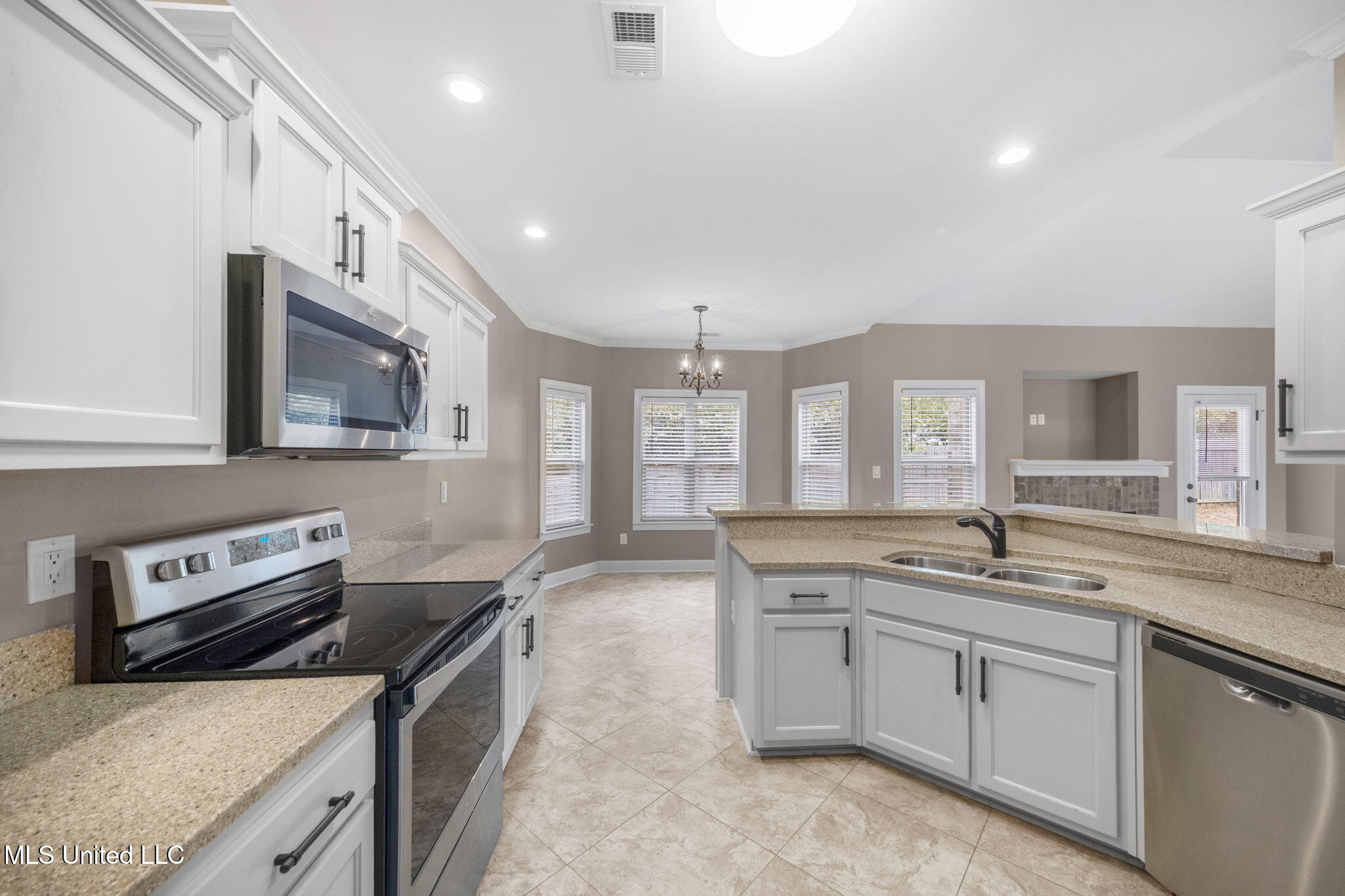 35 Pearson Cove Property Photo 10