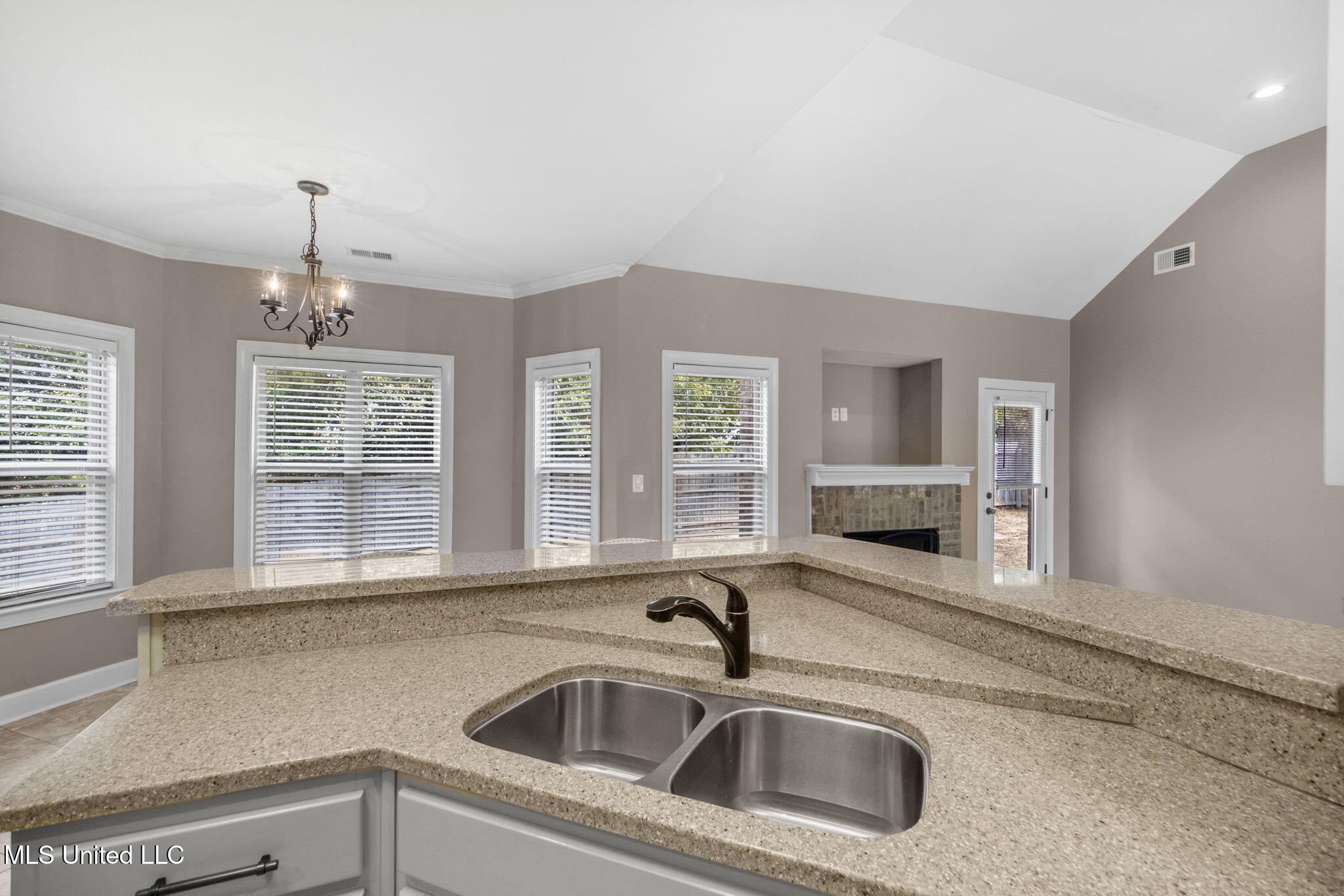 35 Pearson Cove Property Photo 11