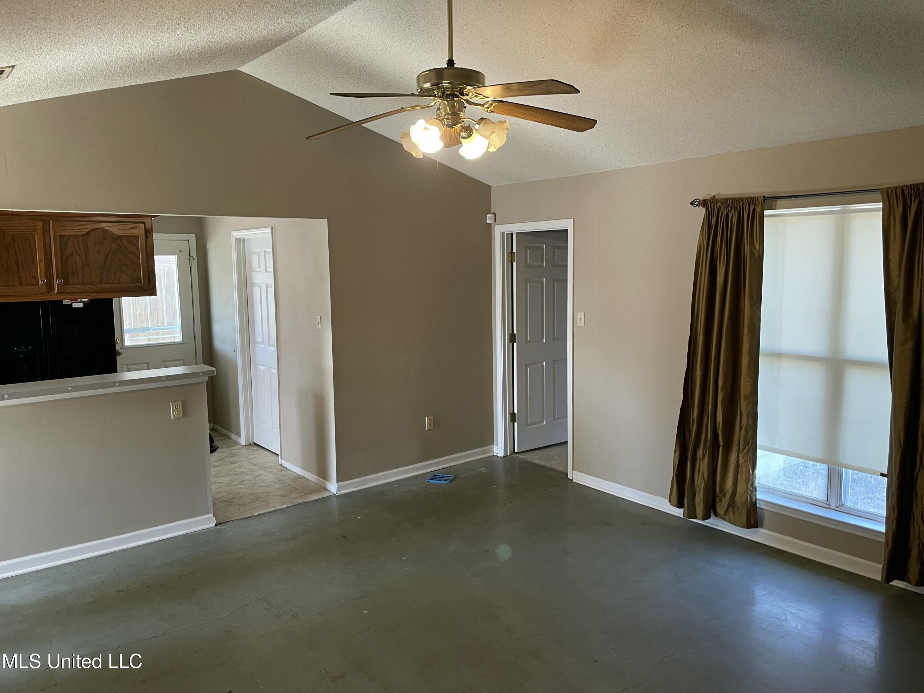 4178 Blackstone Drive Property Photo 2