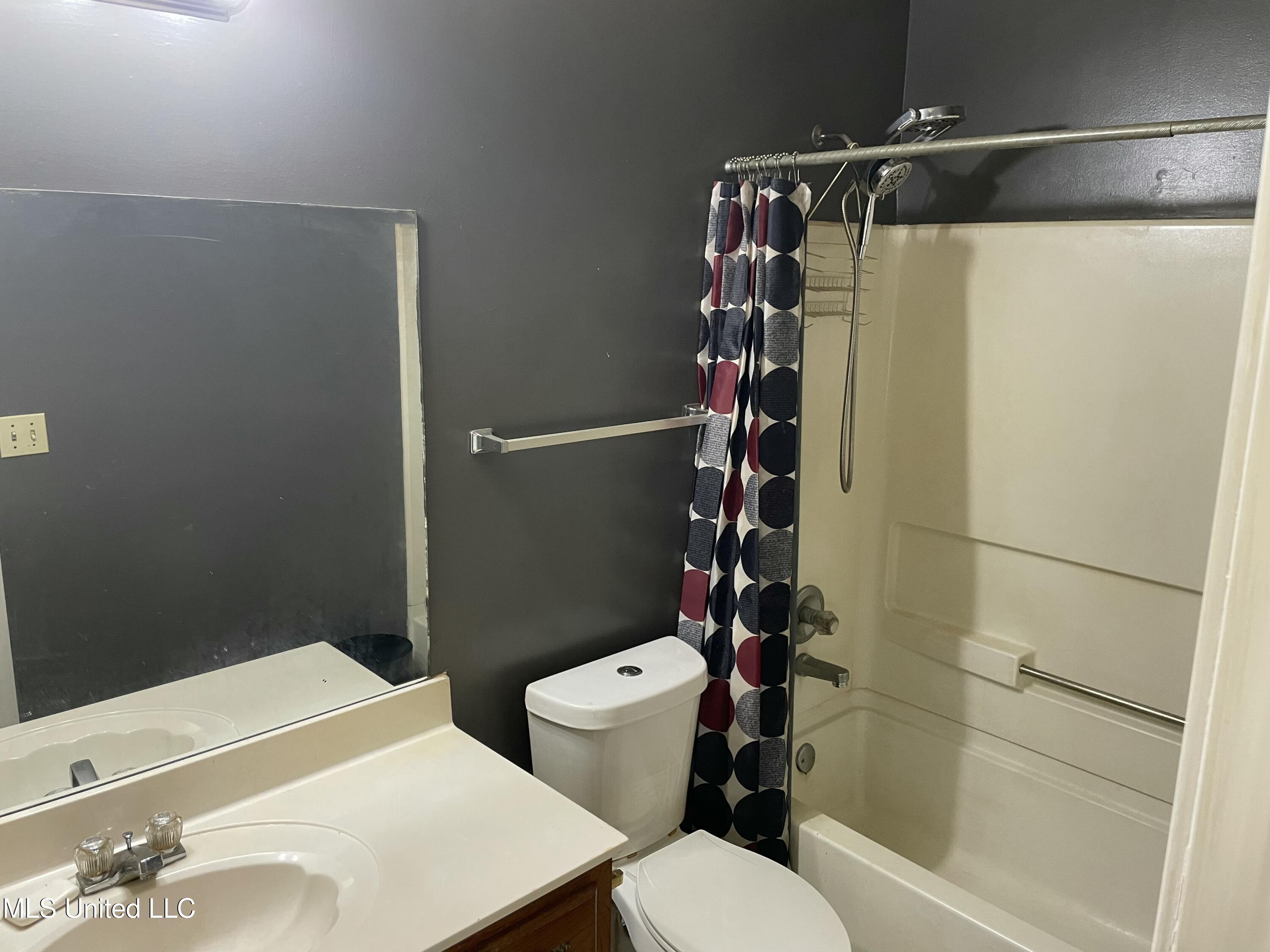 4178 Blackstone Drive Property Photo 6