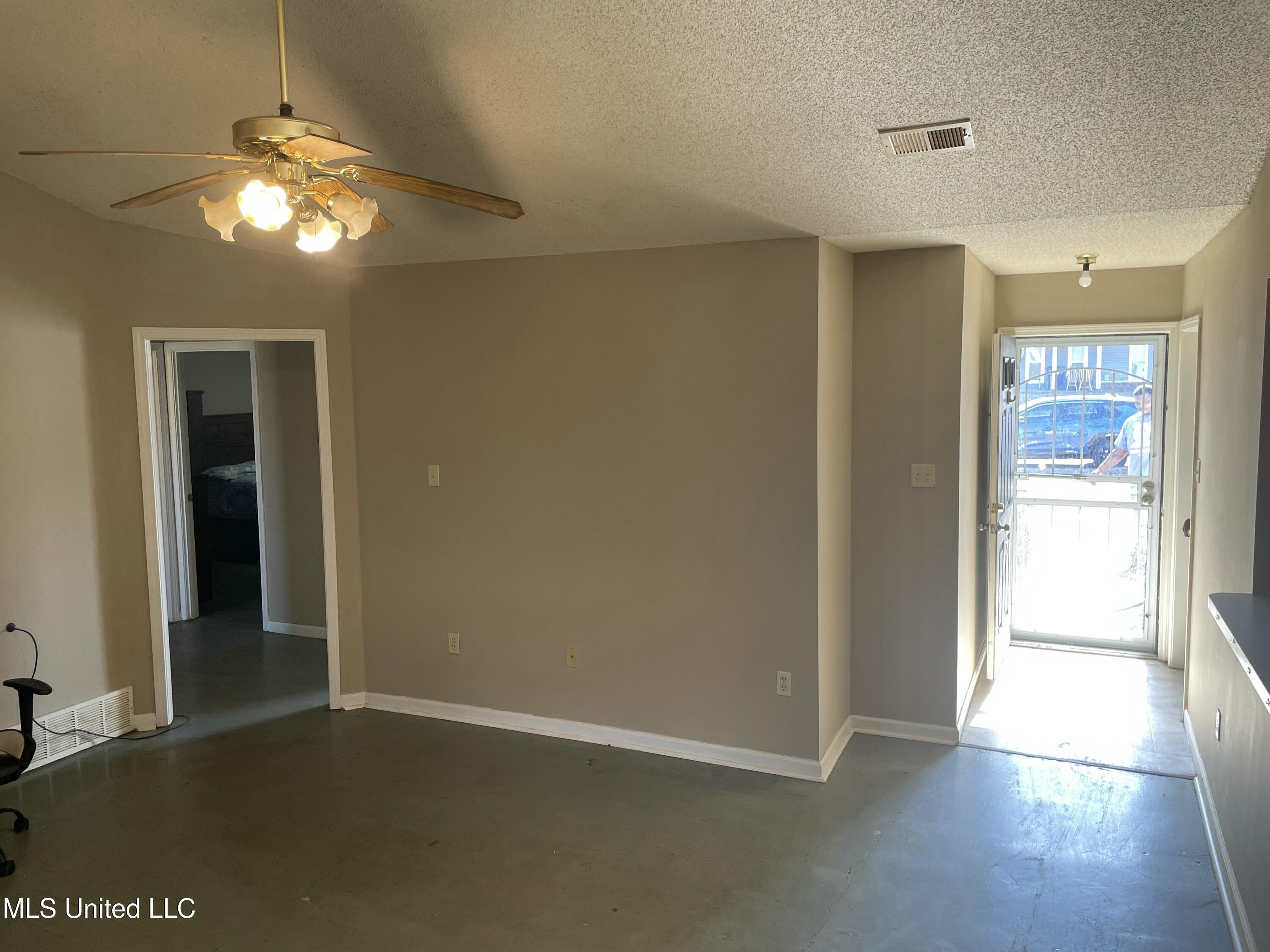 4178 Blackstone Drive Property Photo 7