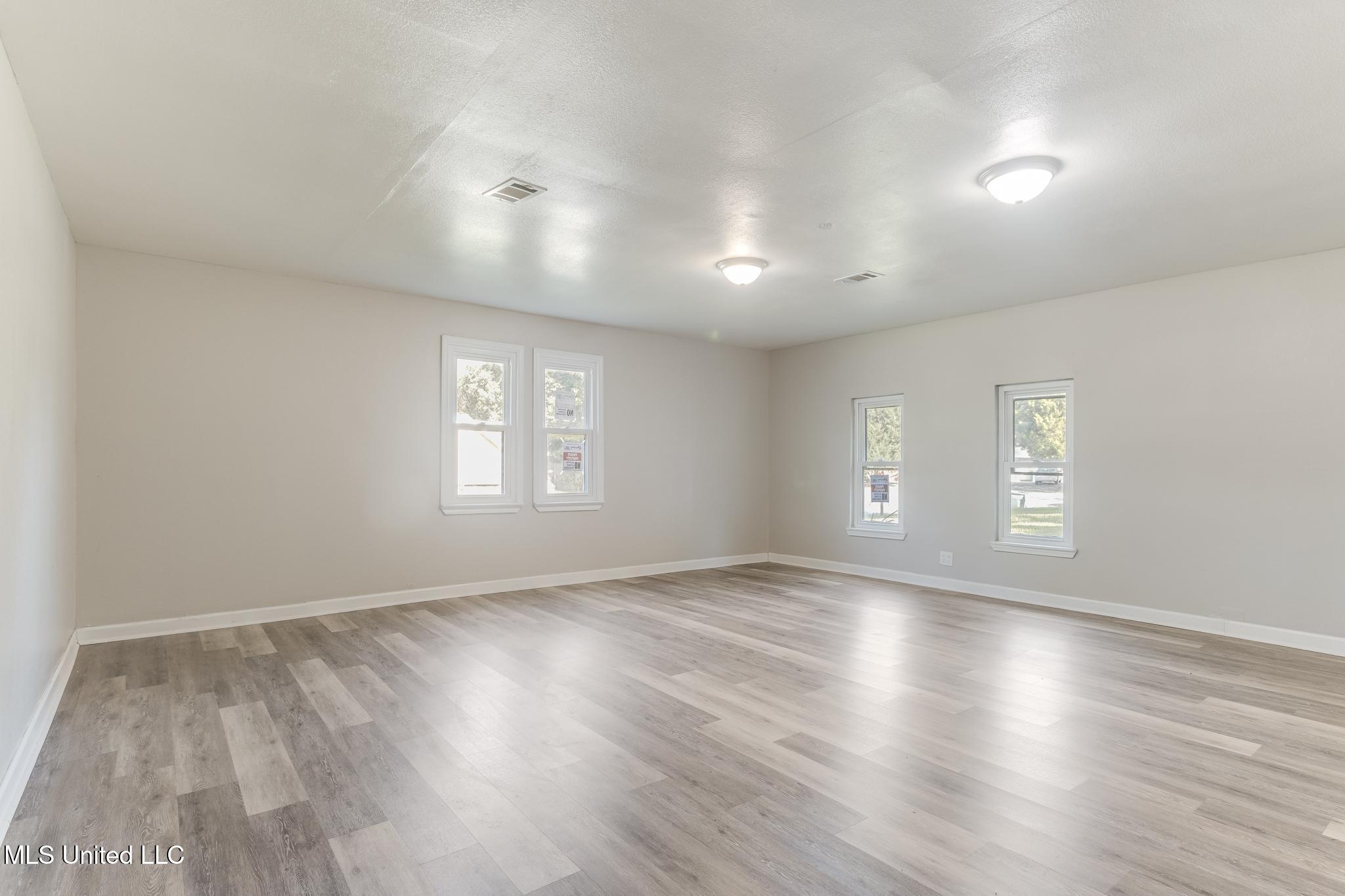 15030 Government Street Property Photo 23