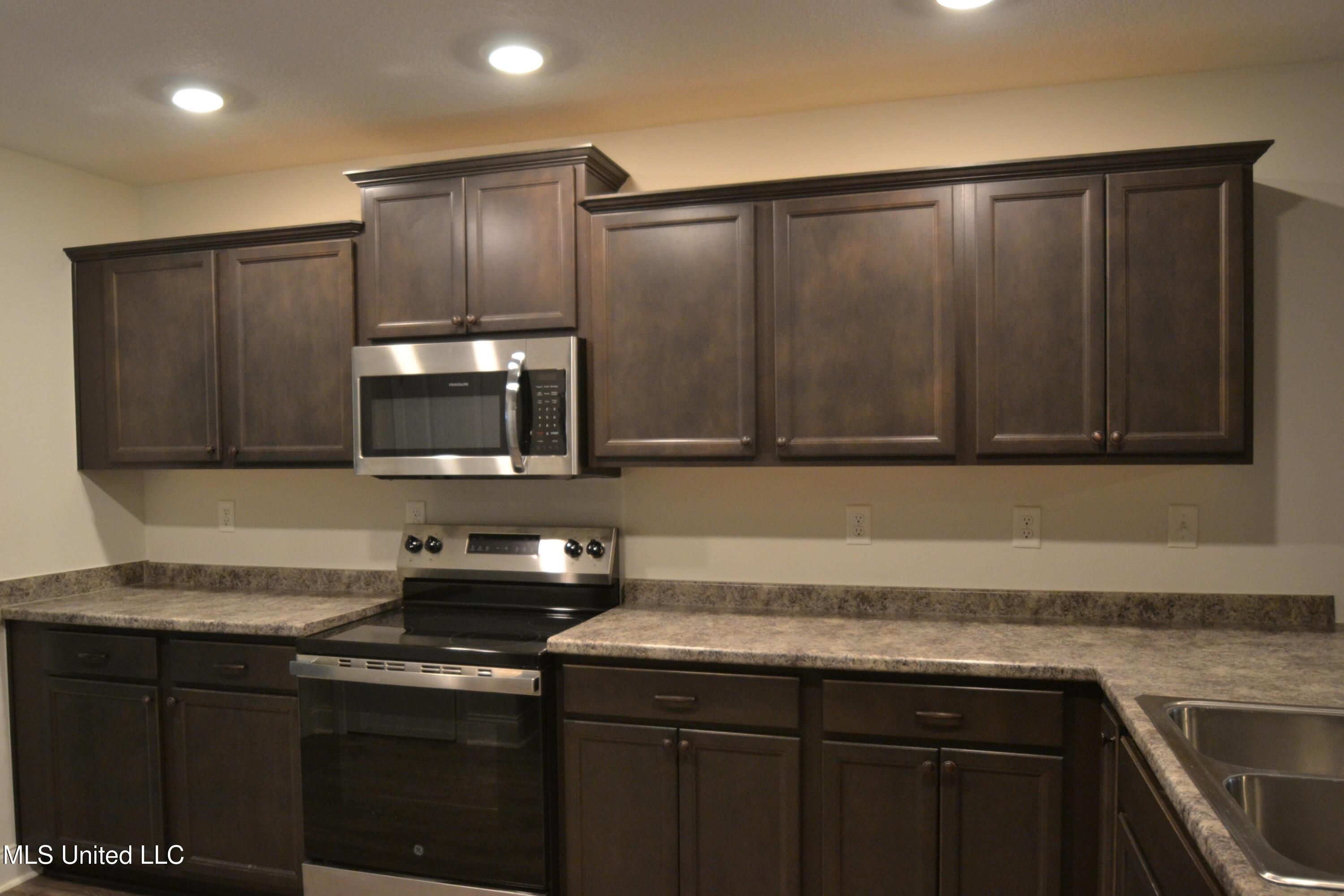 7843 Ferndale Drive Property Photo 2