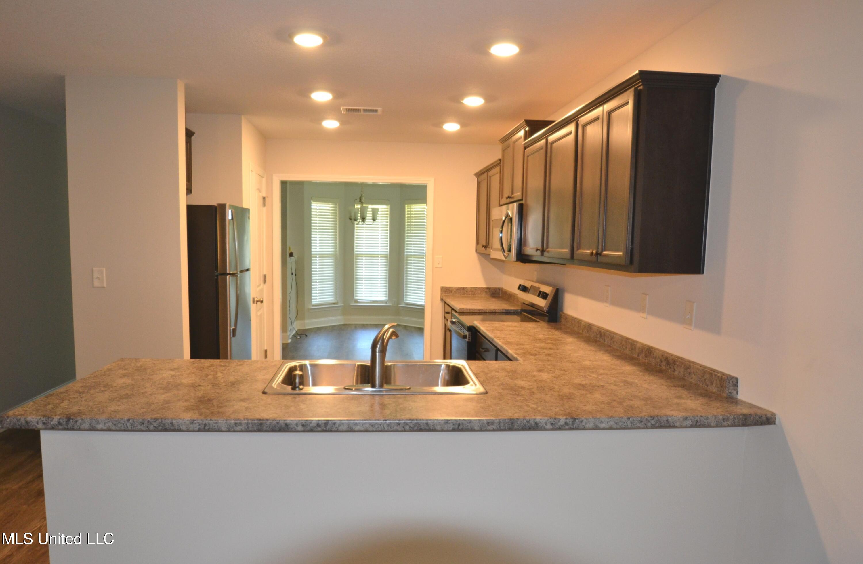 7843 Ferndale Drive Property Photo 3