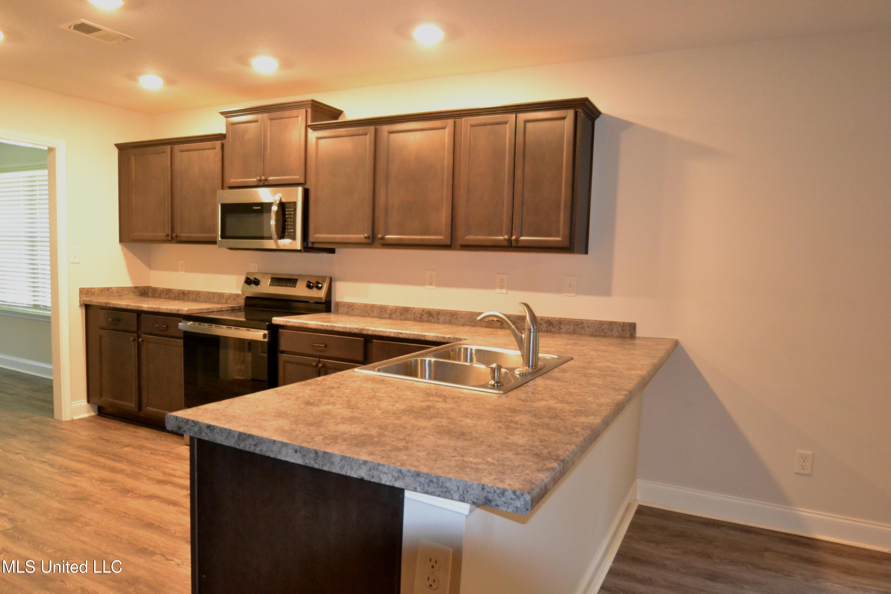 7843 Ferndale Drive Property Photo 4