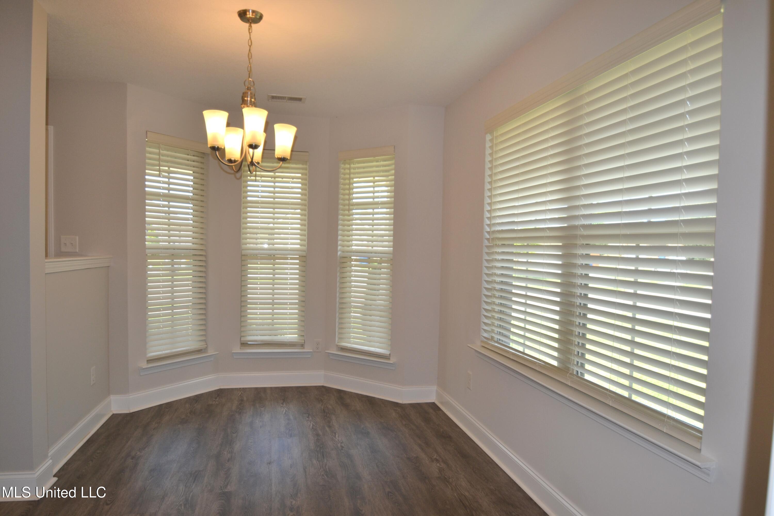 7843 Ferndale Drive Property Photo 7