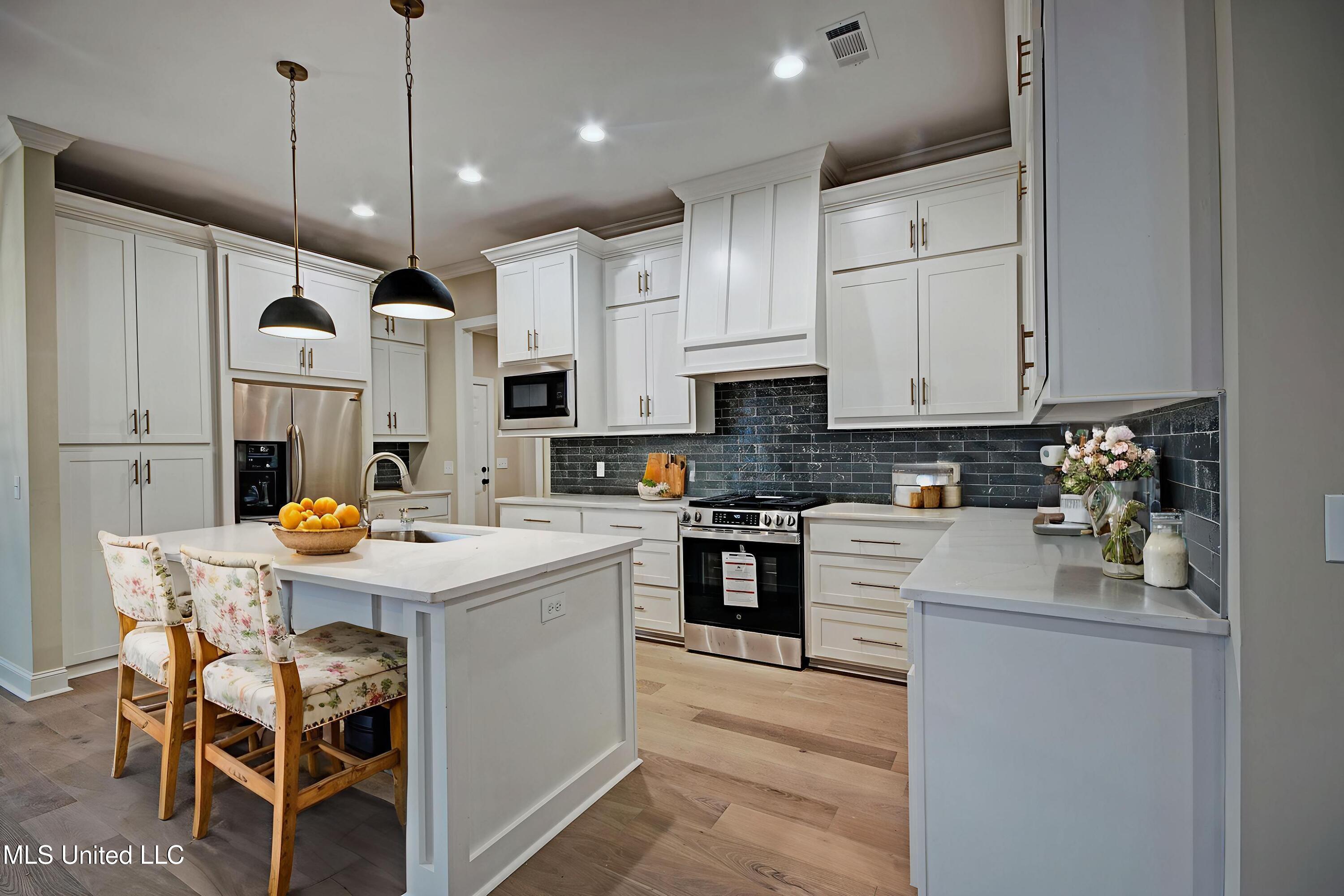 343 Willow Way Property Photo 9