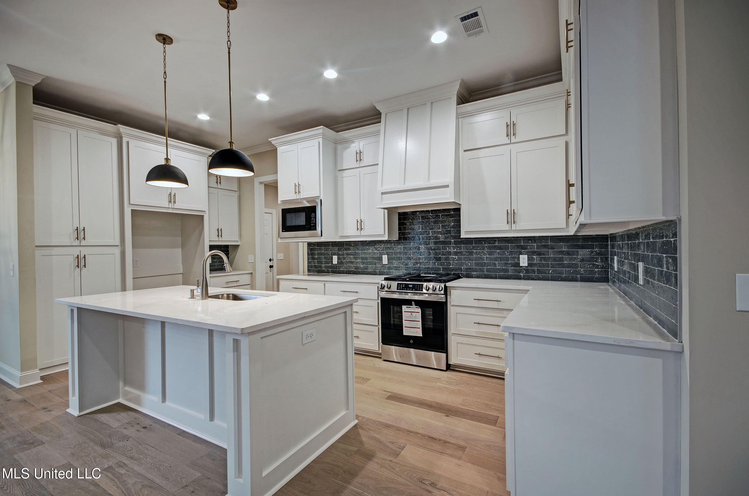 343 Willow Way Property Photo 15