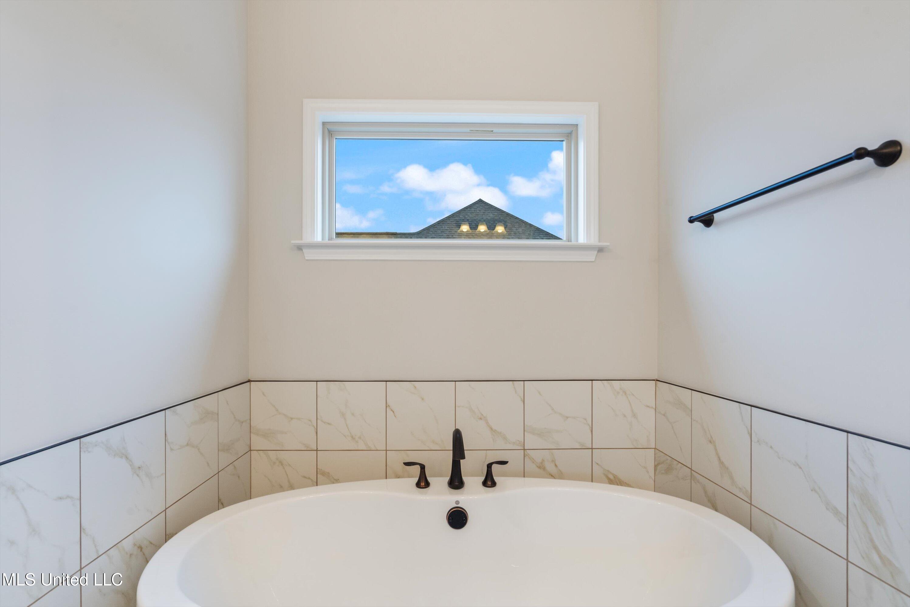 723 Lucas Lane Property Photo 16