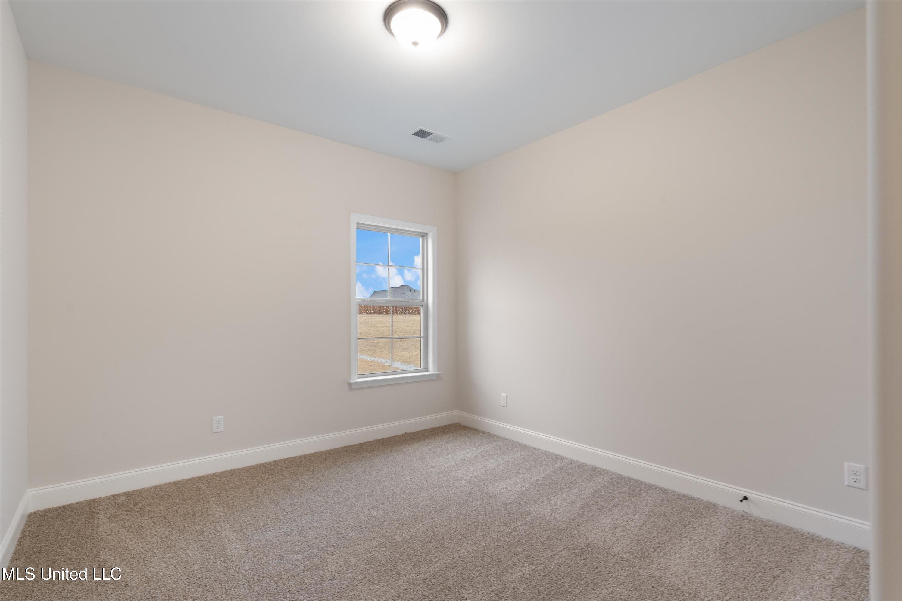 723 Lucas Lane Property Photo 18