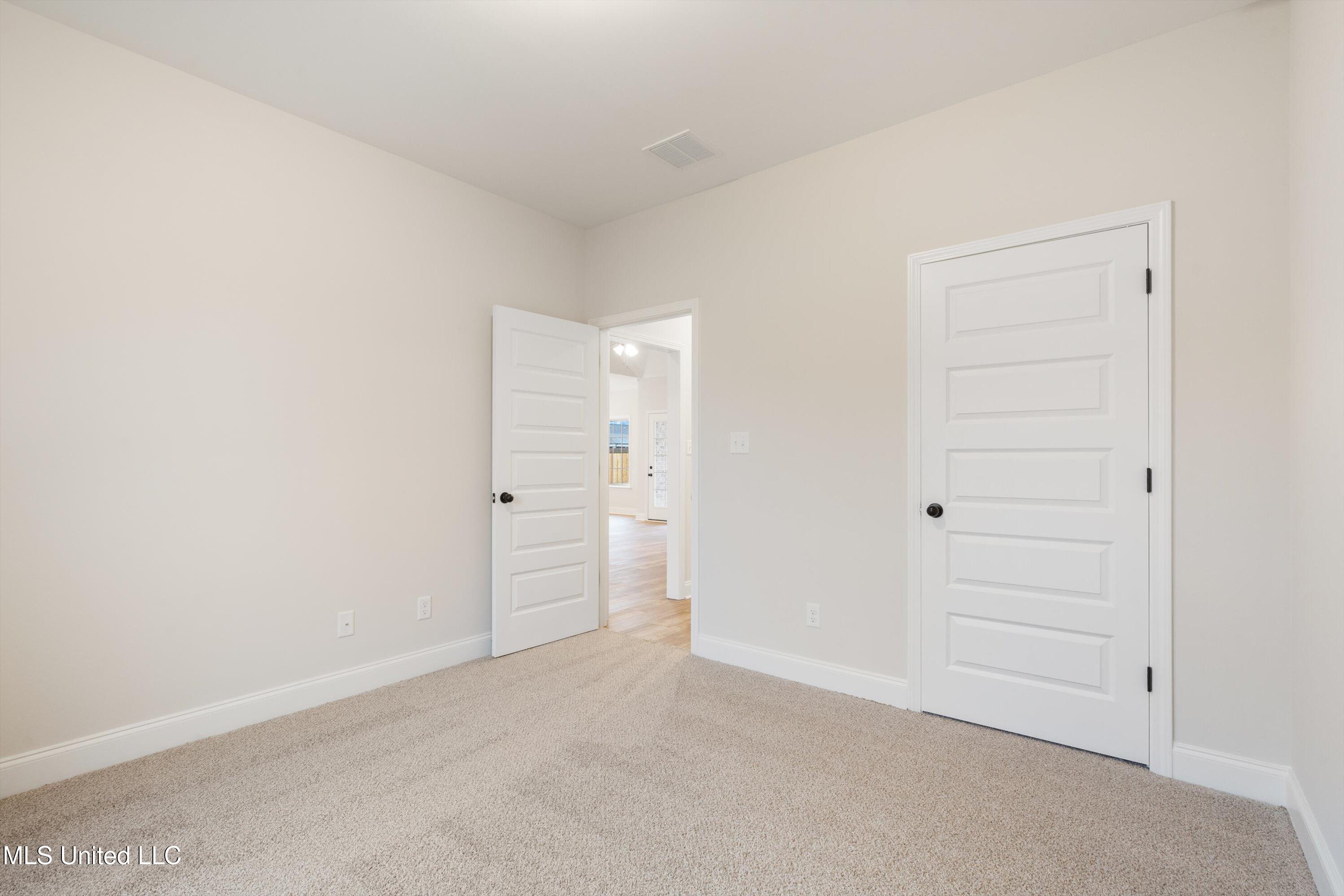 723 Lucas Lane Property Photo 19