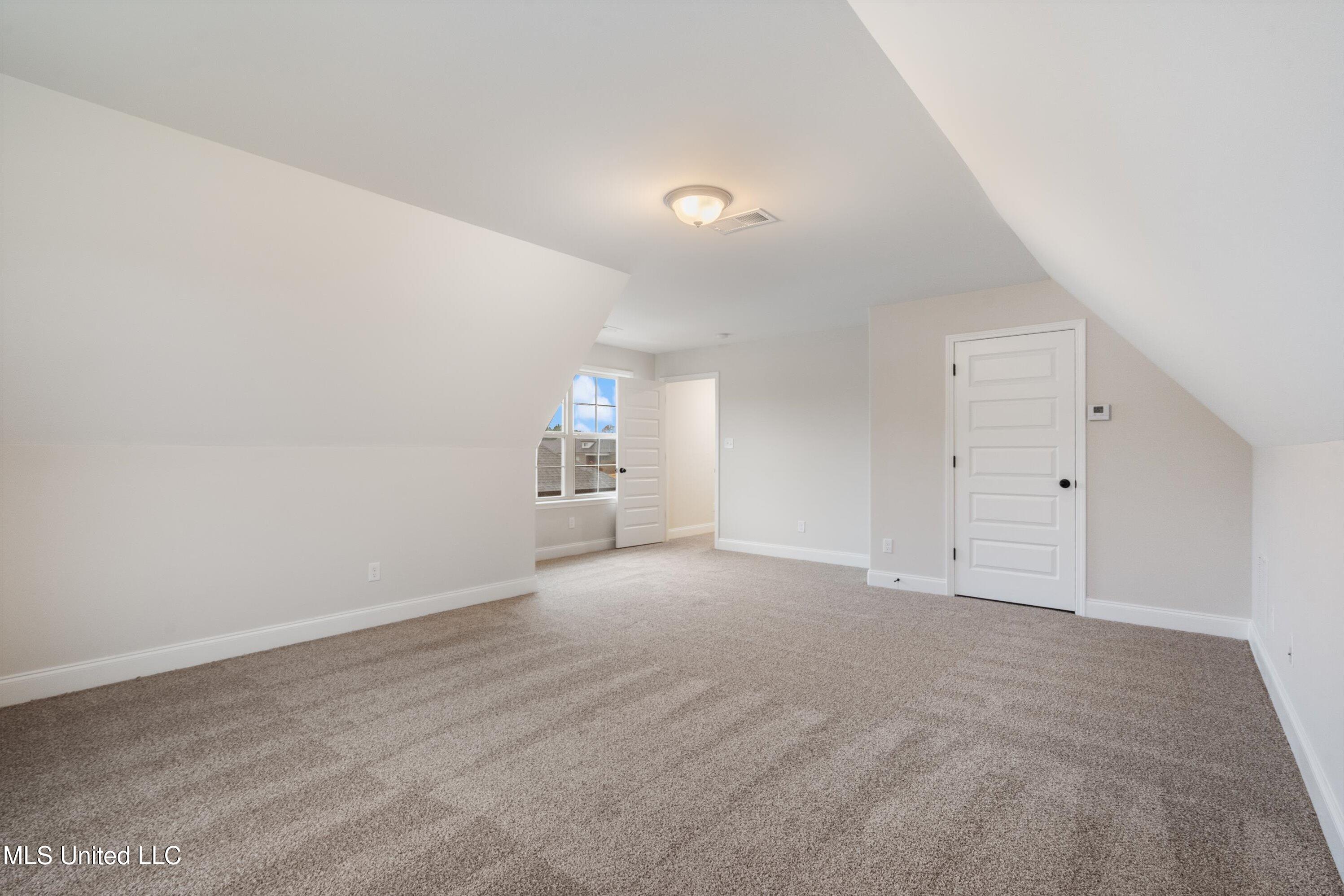 723 Lucas Lane Property Photo 21