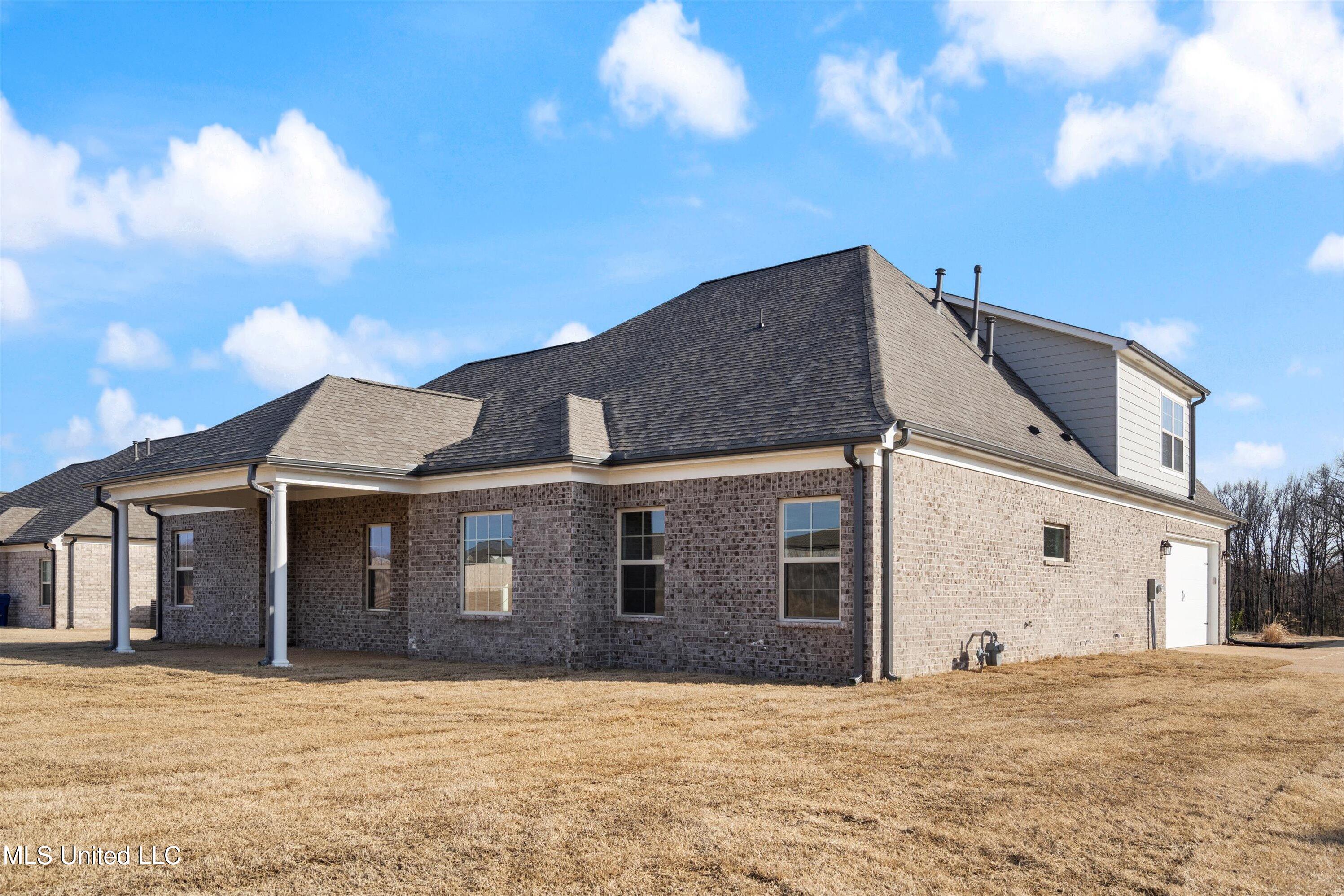 723 Lucas Lane Property Photo 24