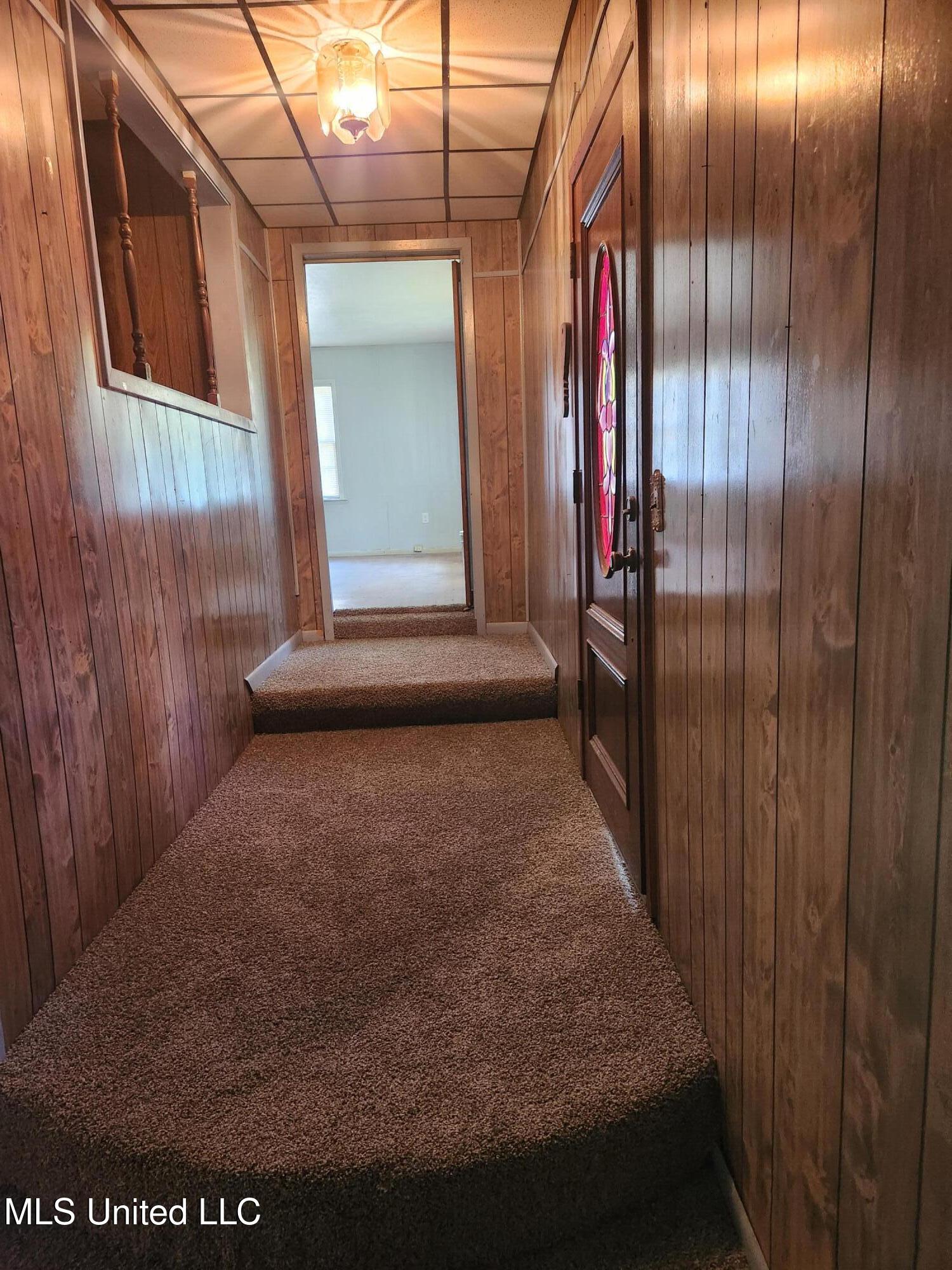 4211 Meadowlane Drive Property Photo 7