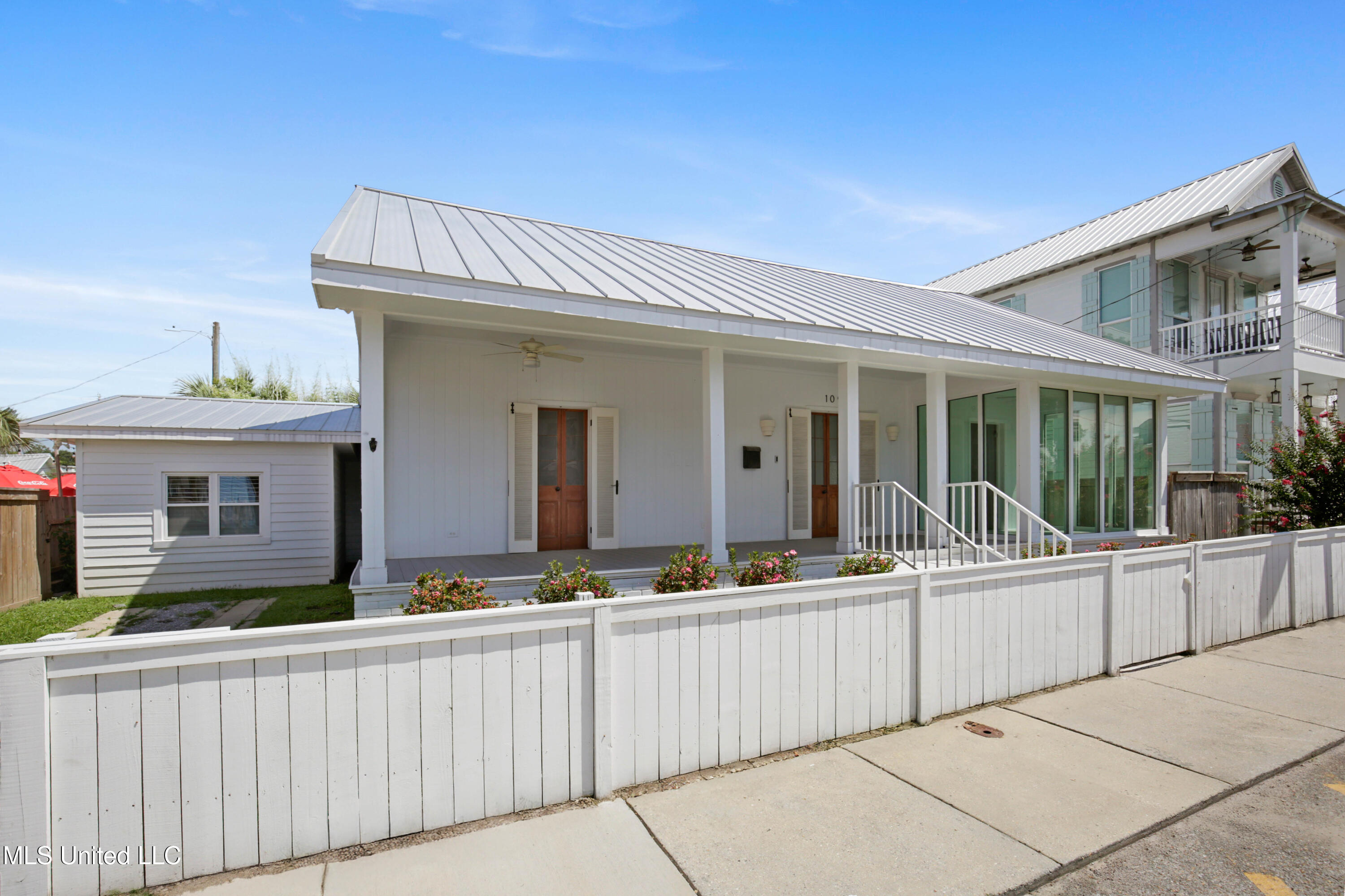 109 Court Street Property Photo 2