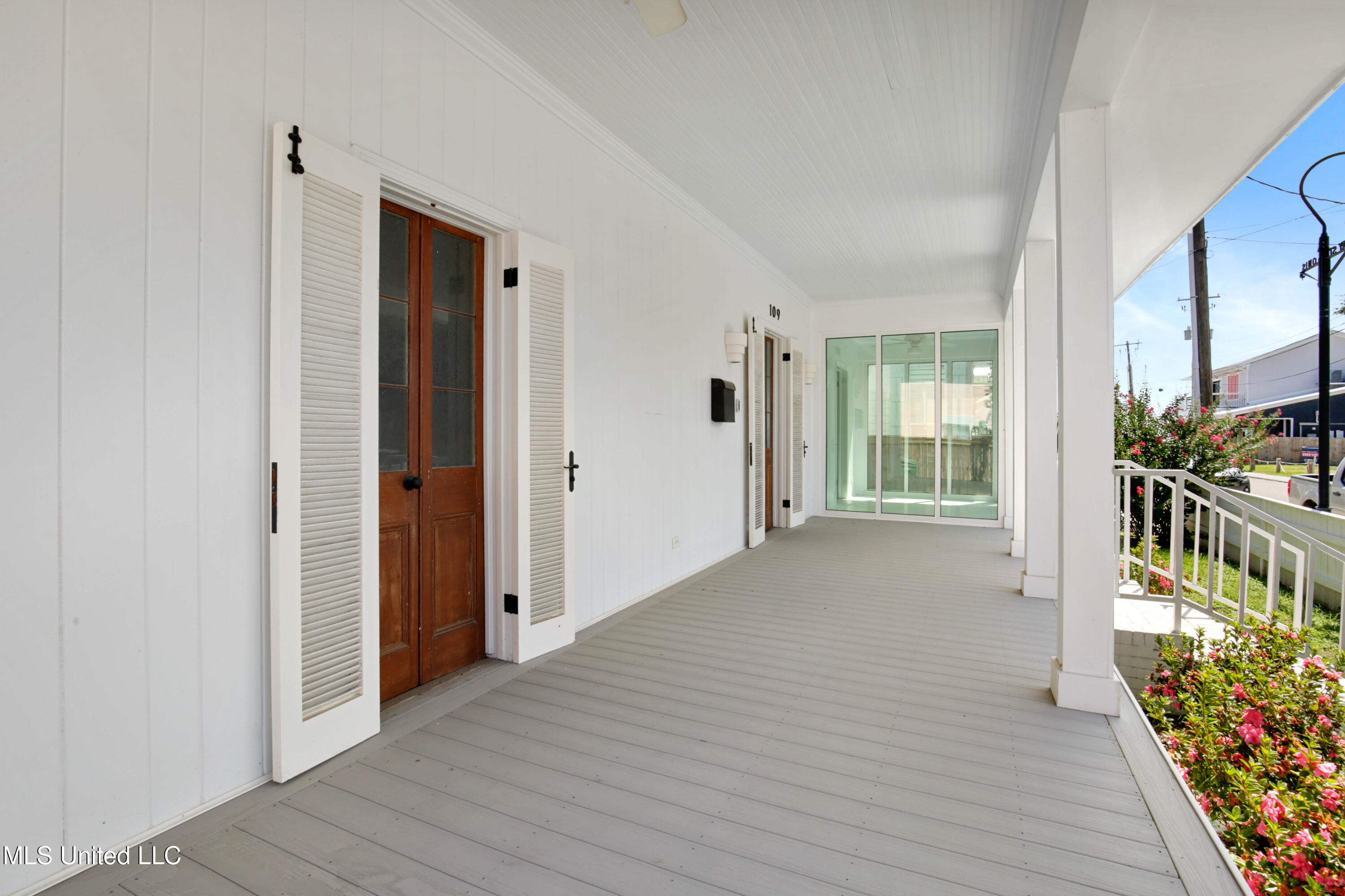 109 Court Street Property Photo 4