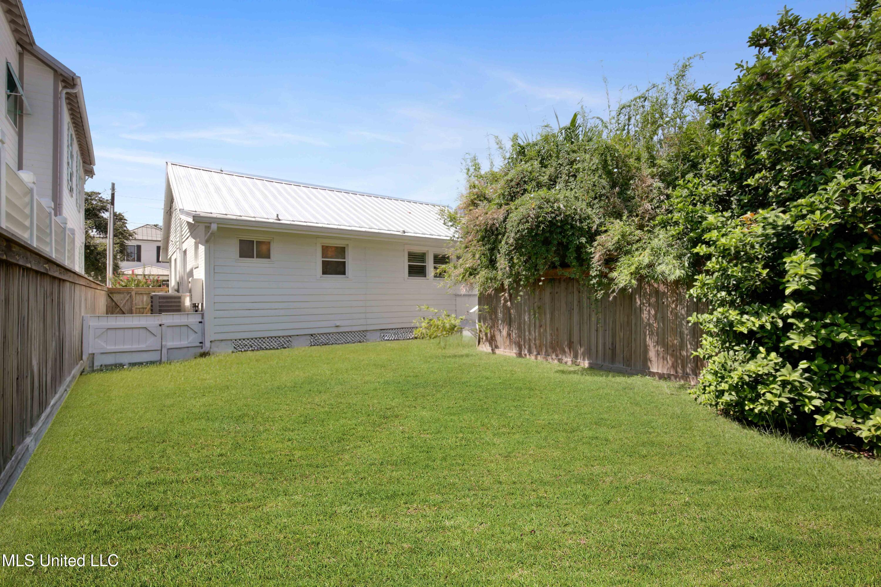 109 Court Street Property Photo 30