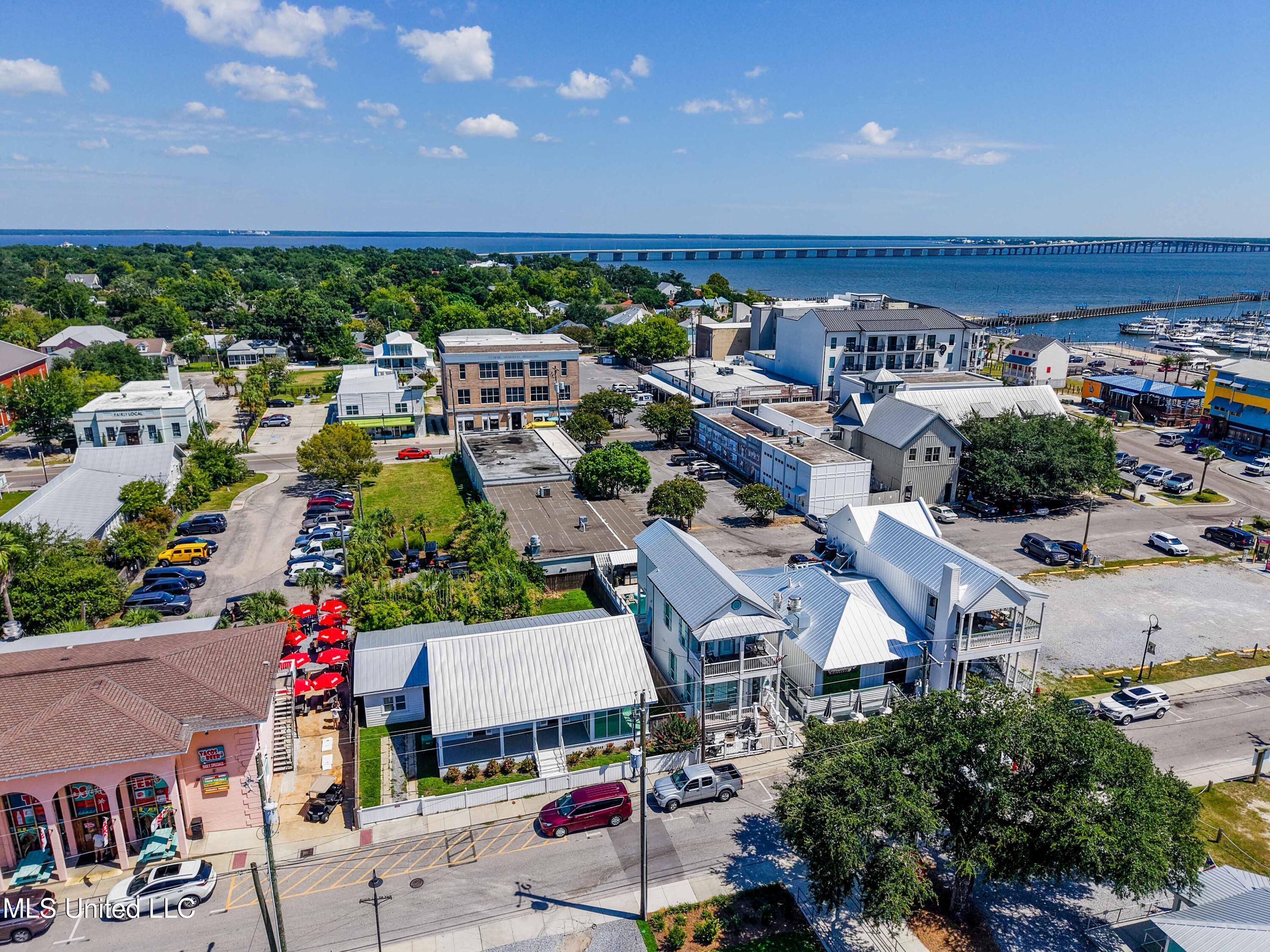 109 Court Street Property Photo 32