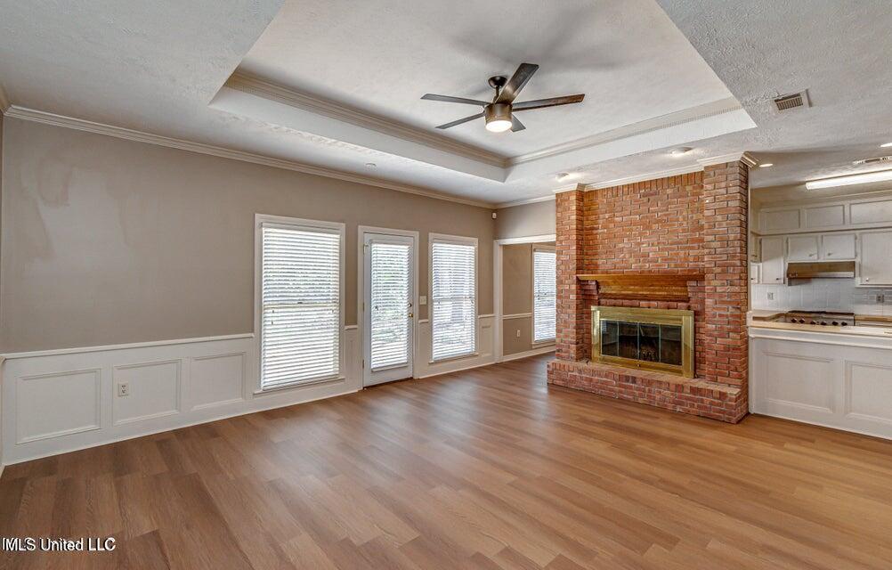 560 Dixton Drive Property Photo 5