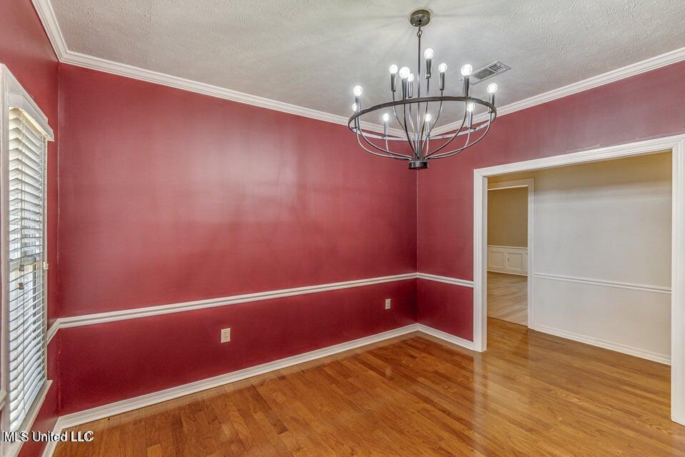 560 Dixton Drive Property Photo 22