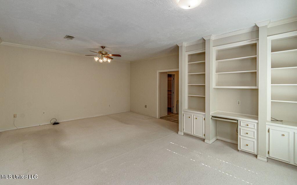 560 Dixton Drive Property Photo 25