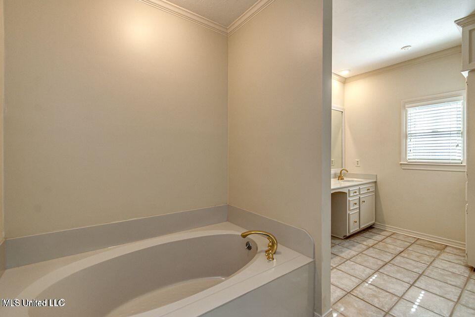 560 Dixton Drive Property Photo 35