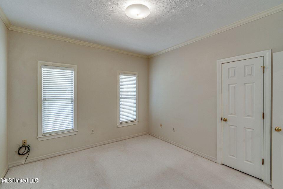 560 Dixton Drive Property Photo 36