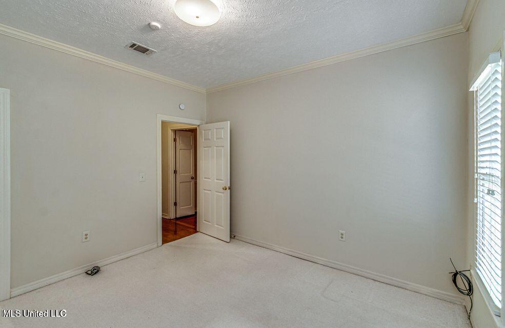 560 Dixton Drive Property Photo 38