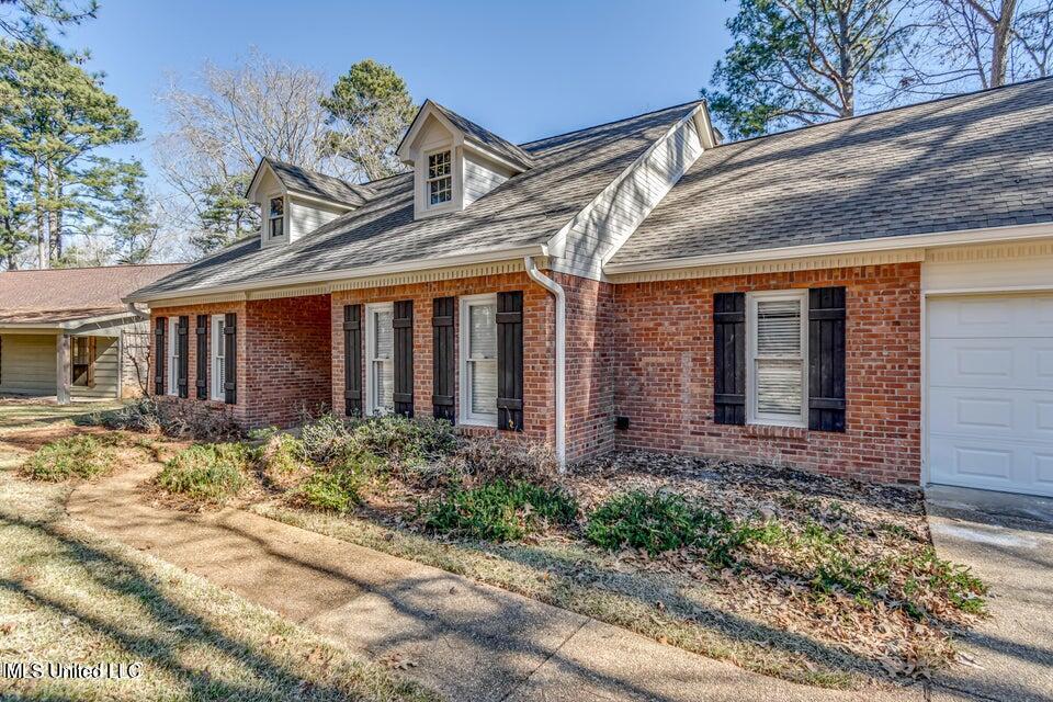 560 Dixton Drive Property Photo 49