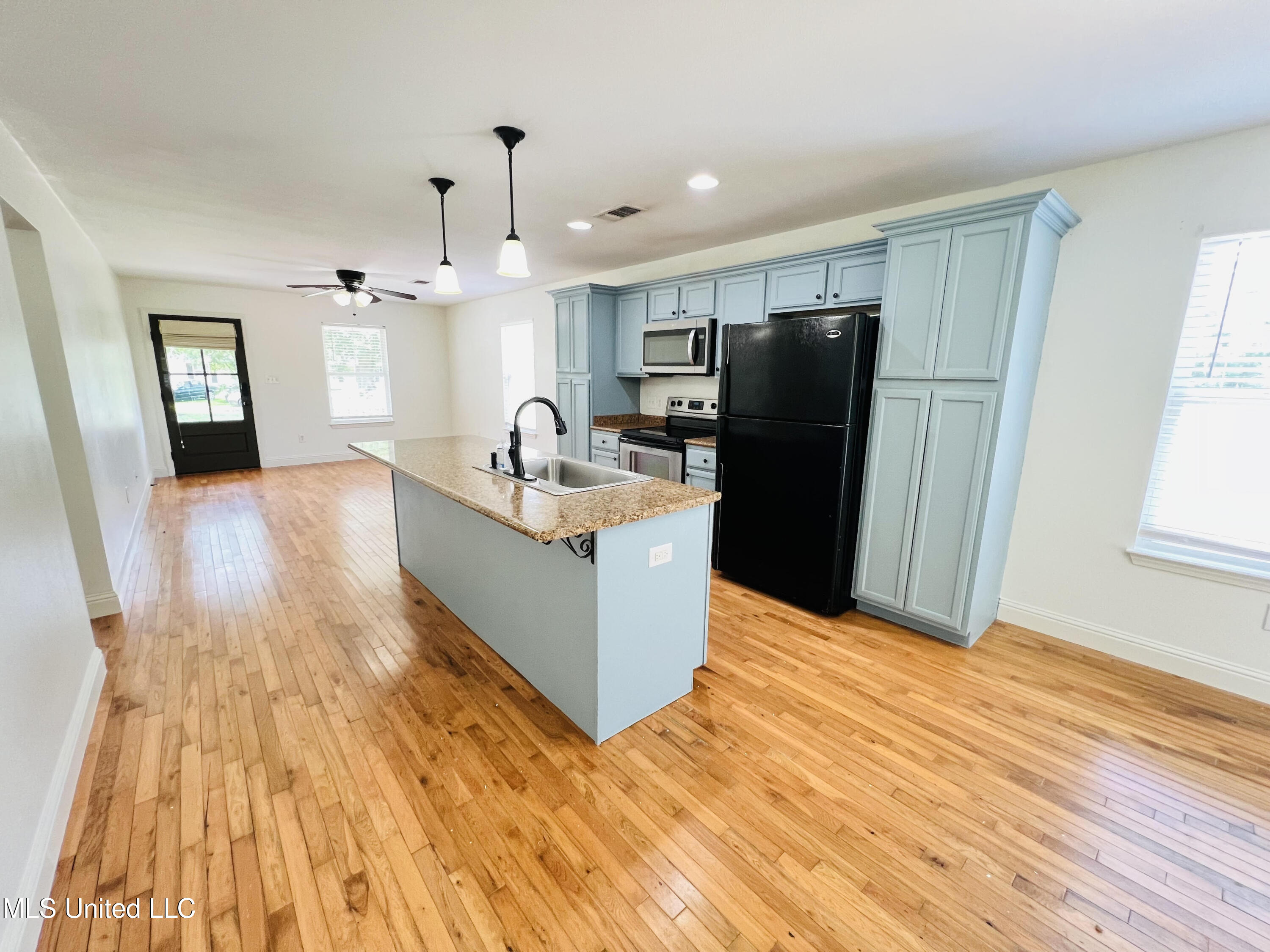 205 Jeff Davis Avenue Property Photo 2