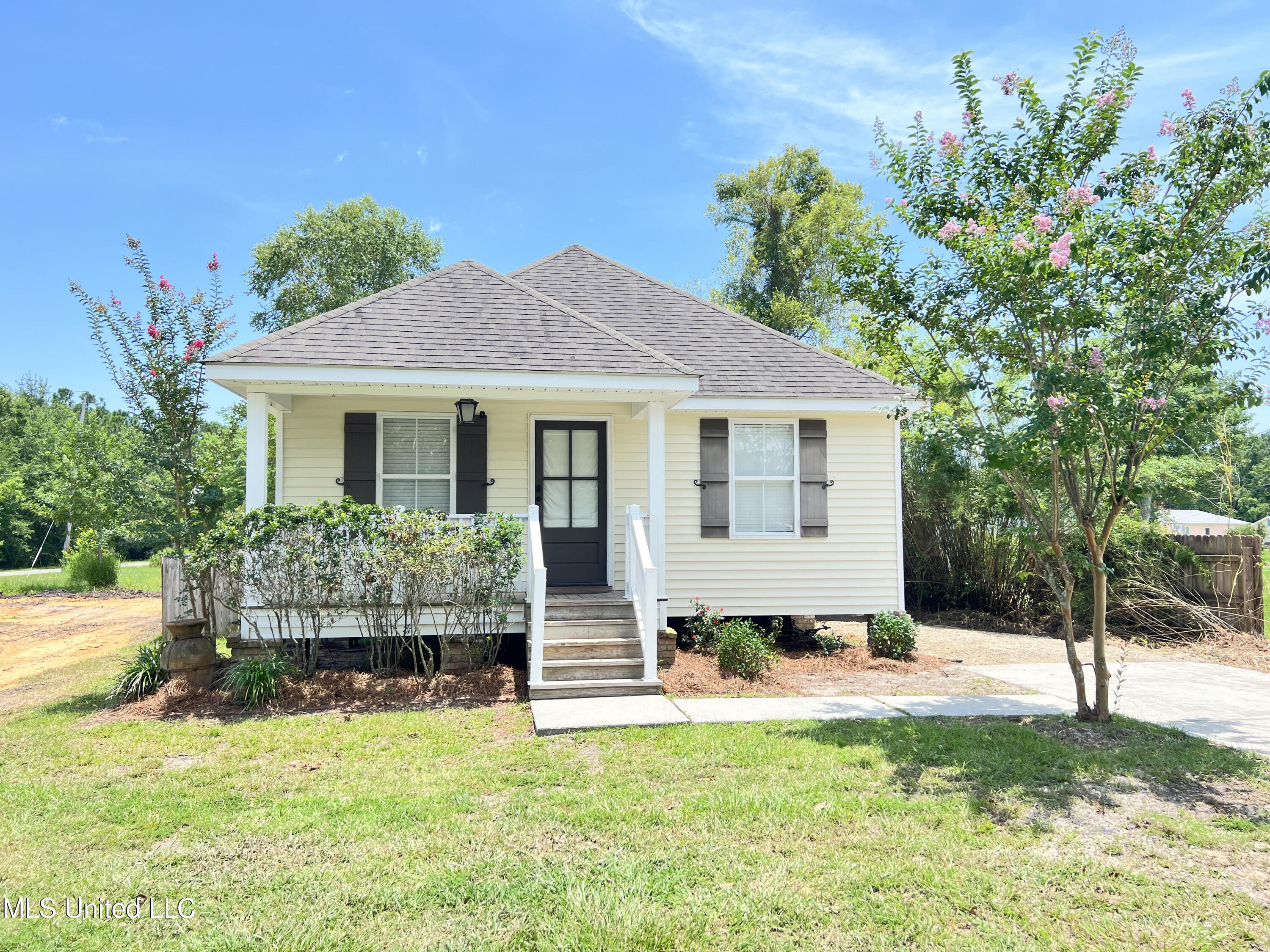 205 Jeff Davis Avenue Property Photo 16