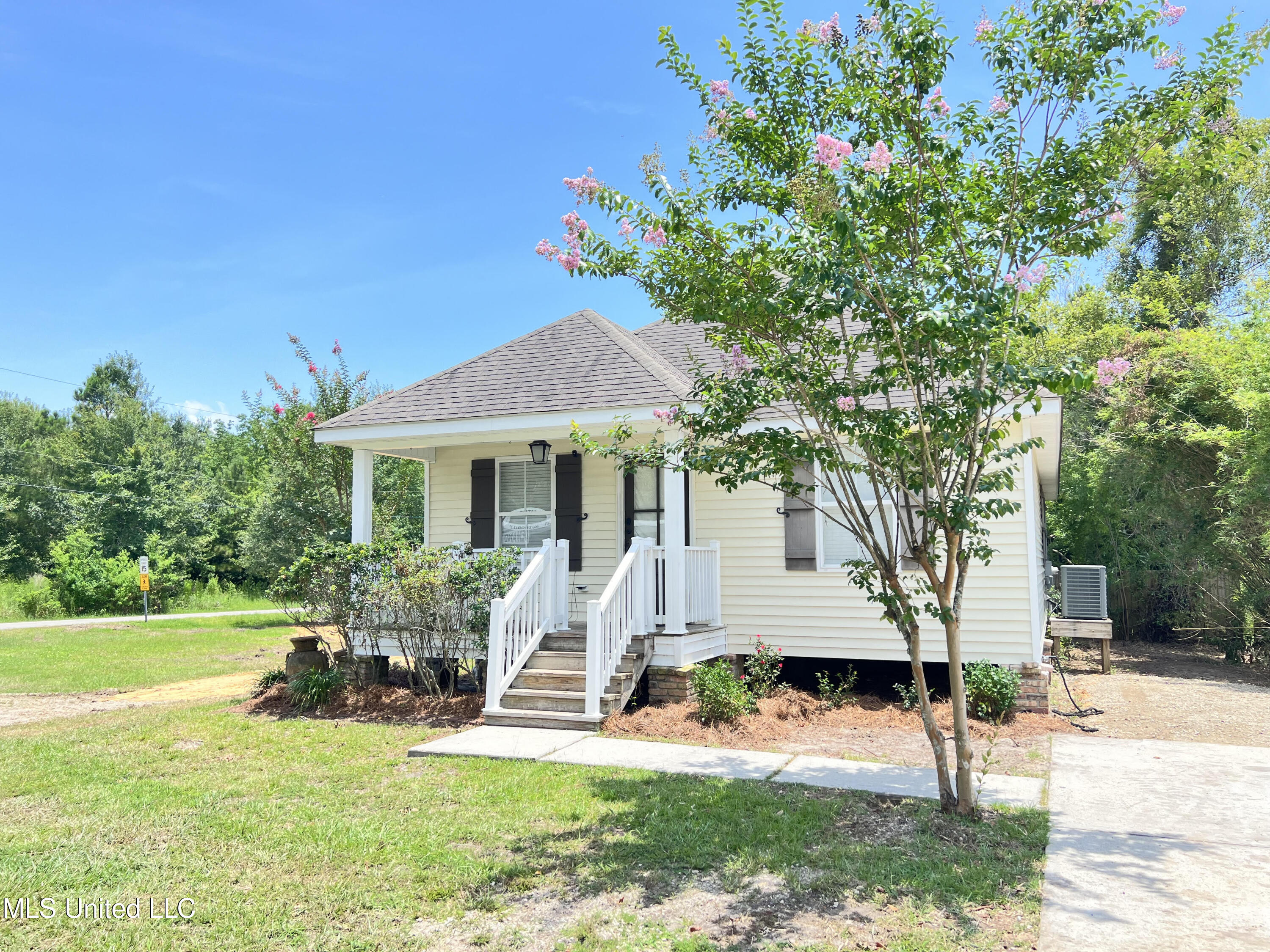 205 Jeff Davis Avenue Property Photo 17