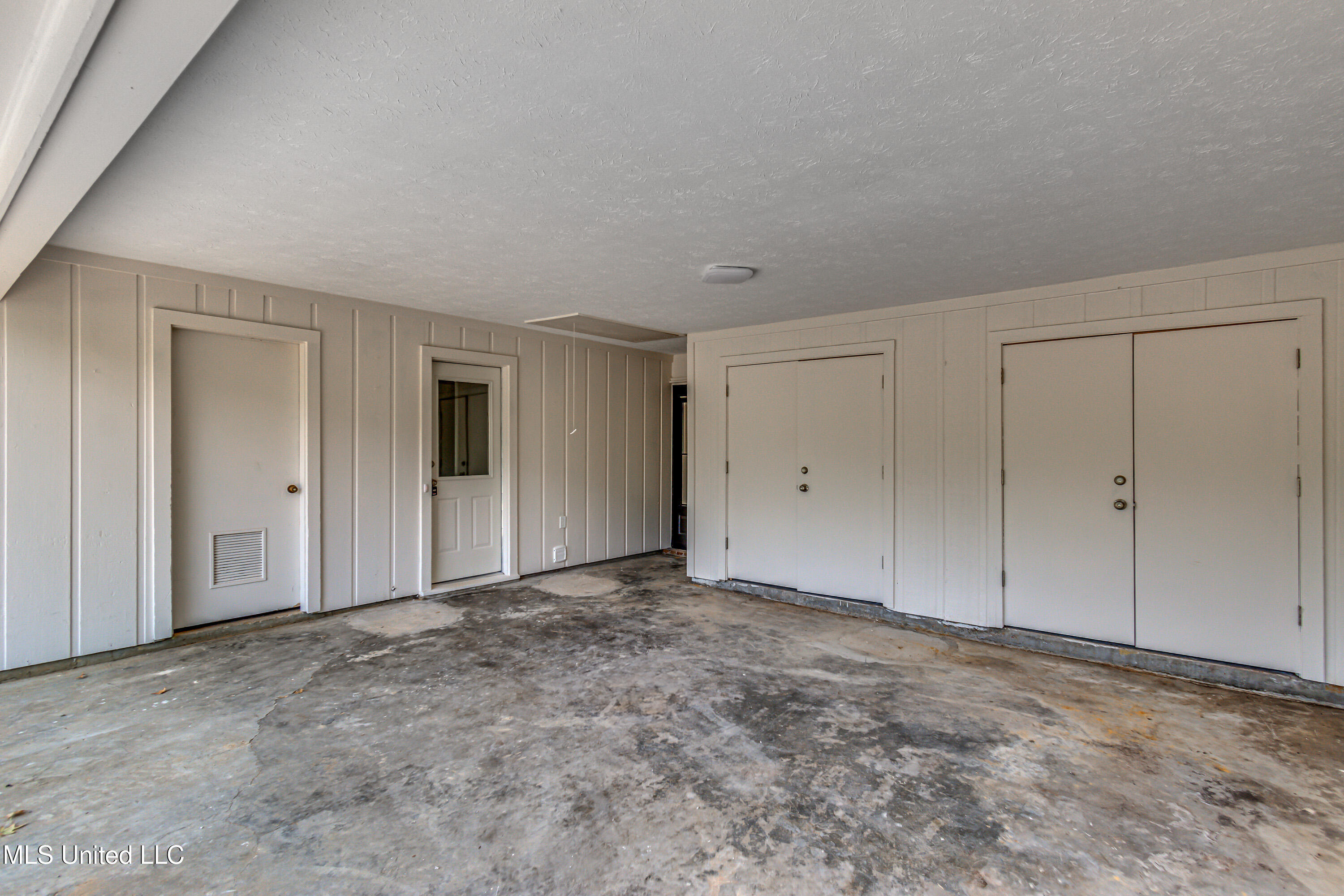 107 Woodgate Drive Property Photo 11