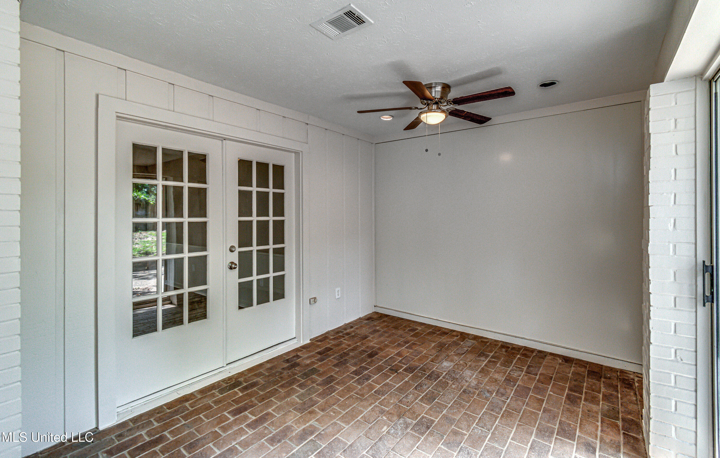 107 Woodgate Drive Property Photo 43