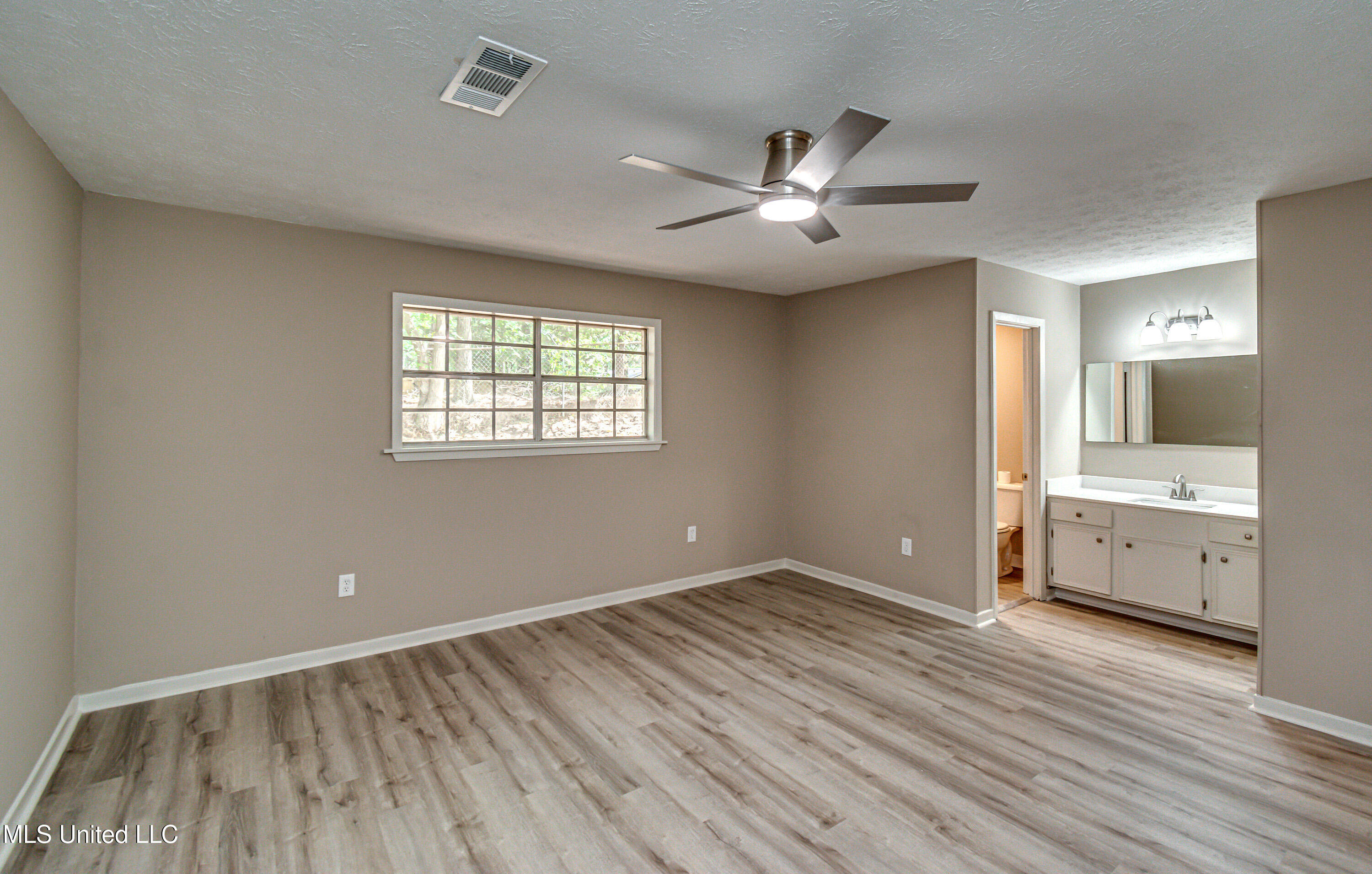 107 Woodgate Drive Property Photo 57