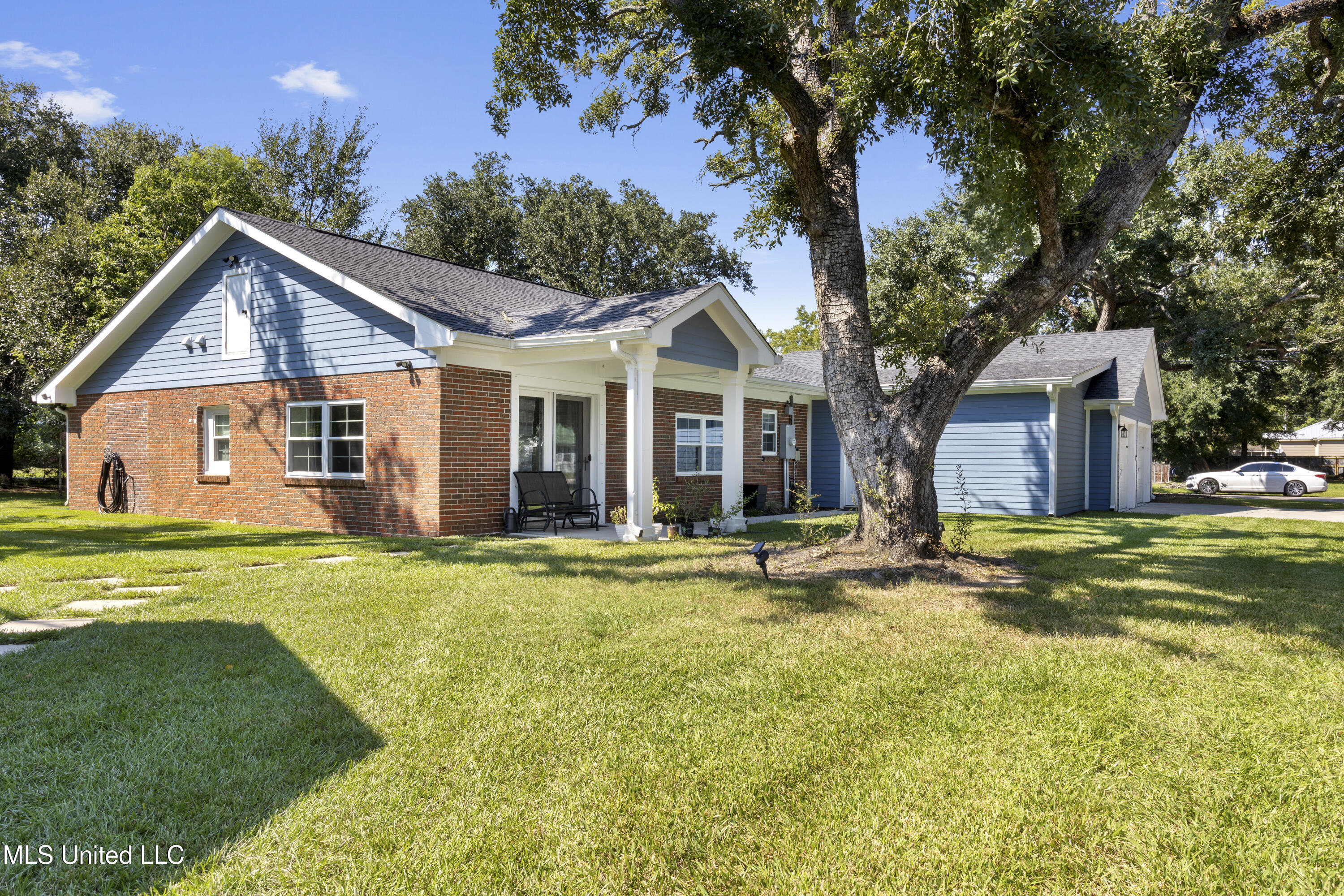 434 Saint John Street Property Photo 3