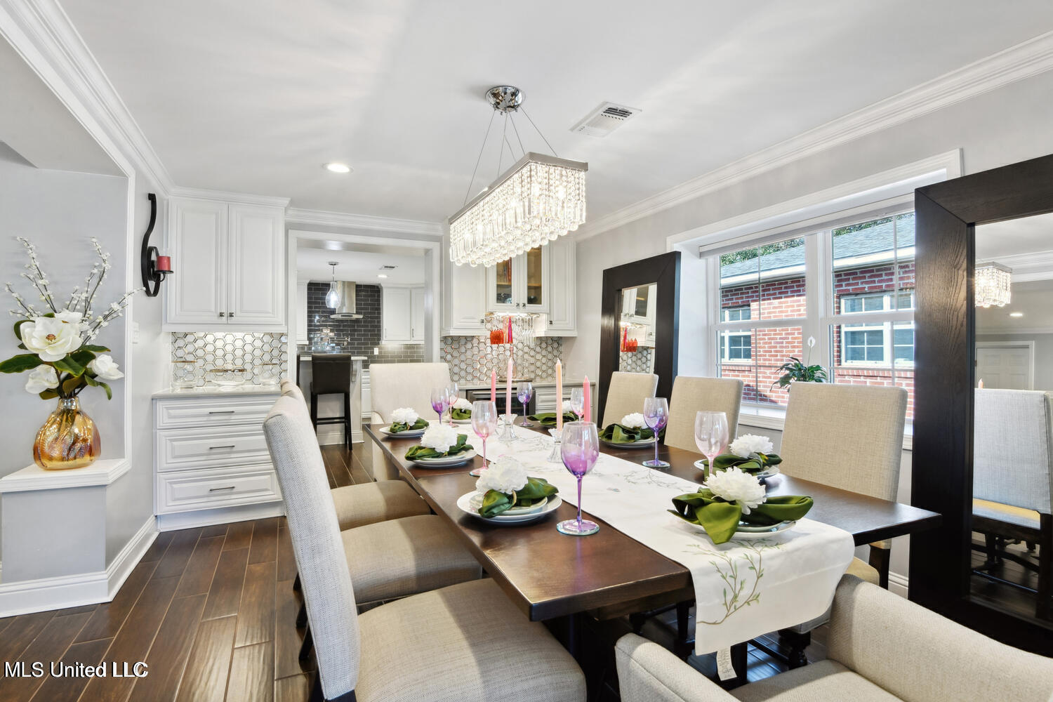 434 Saint John Street Property Photo 7