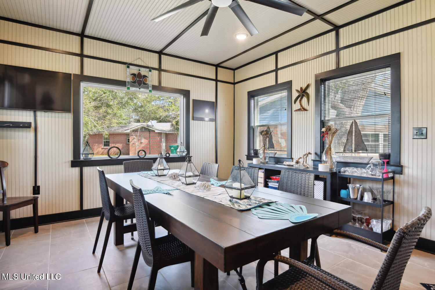 434 Saint John Street Property Photo 23