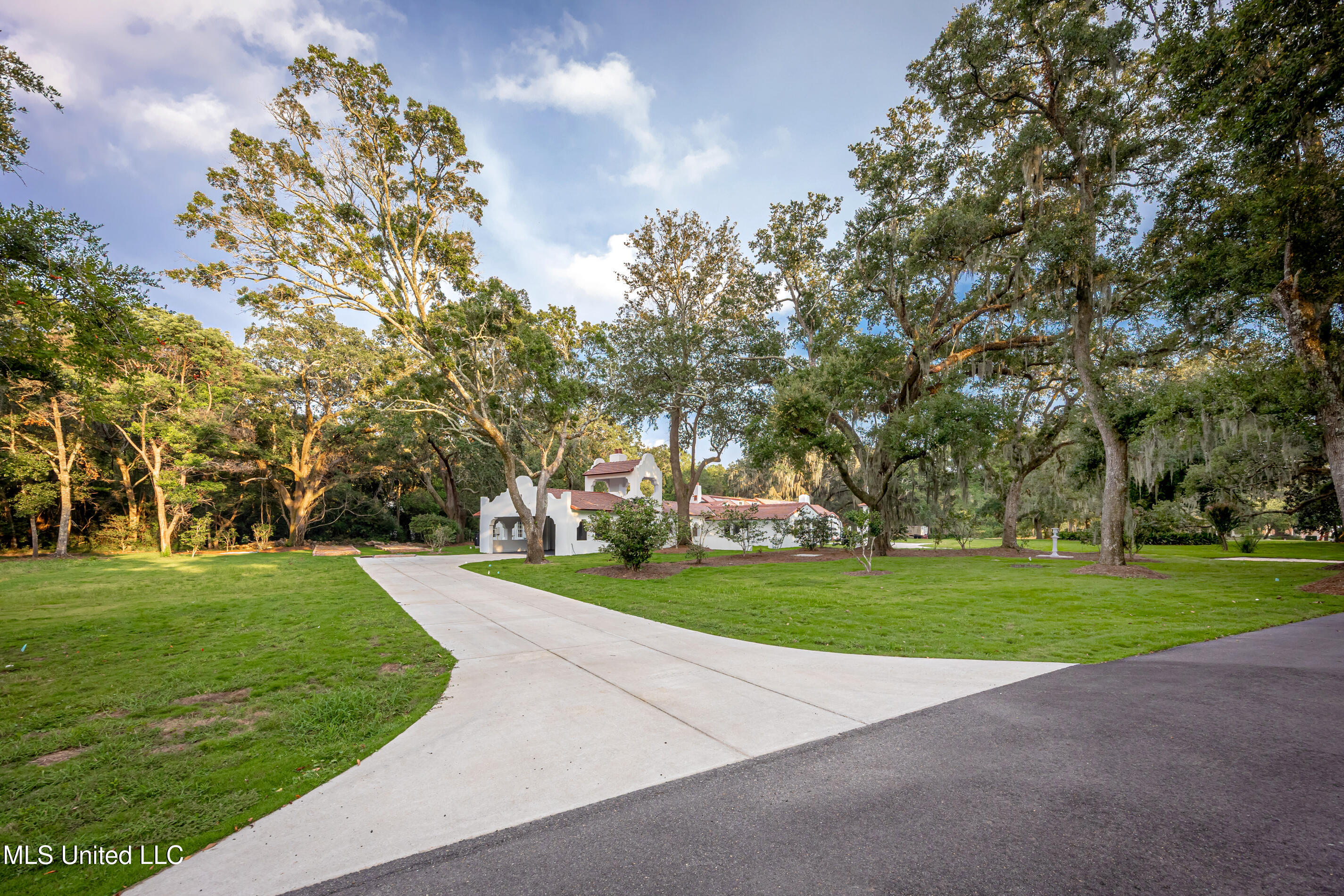 9777 Pointe Aux Chenes Road Property Photo 10
