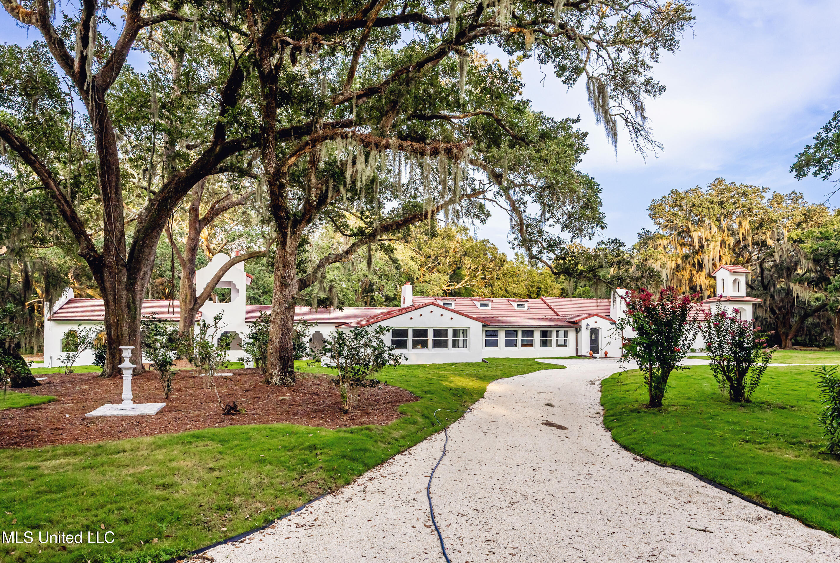 9777 Pointe Aux Chenes Road Property Photo 49