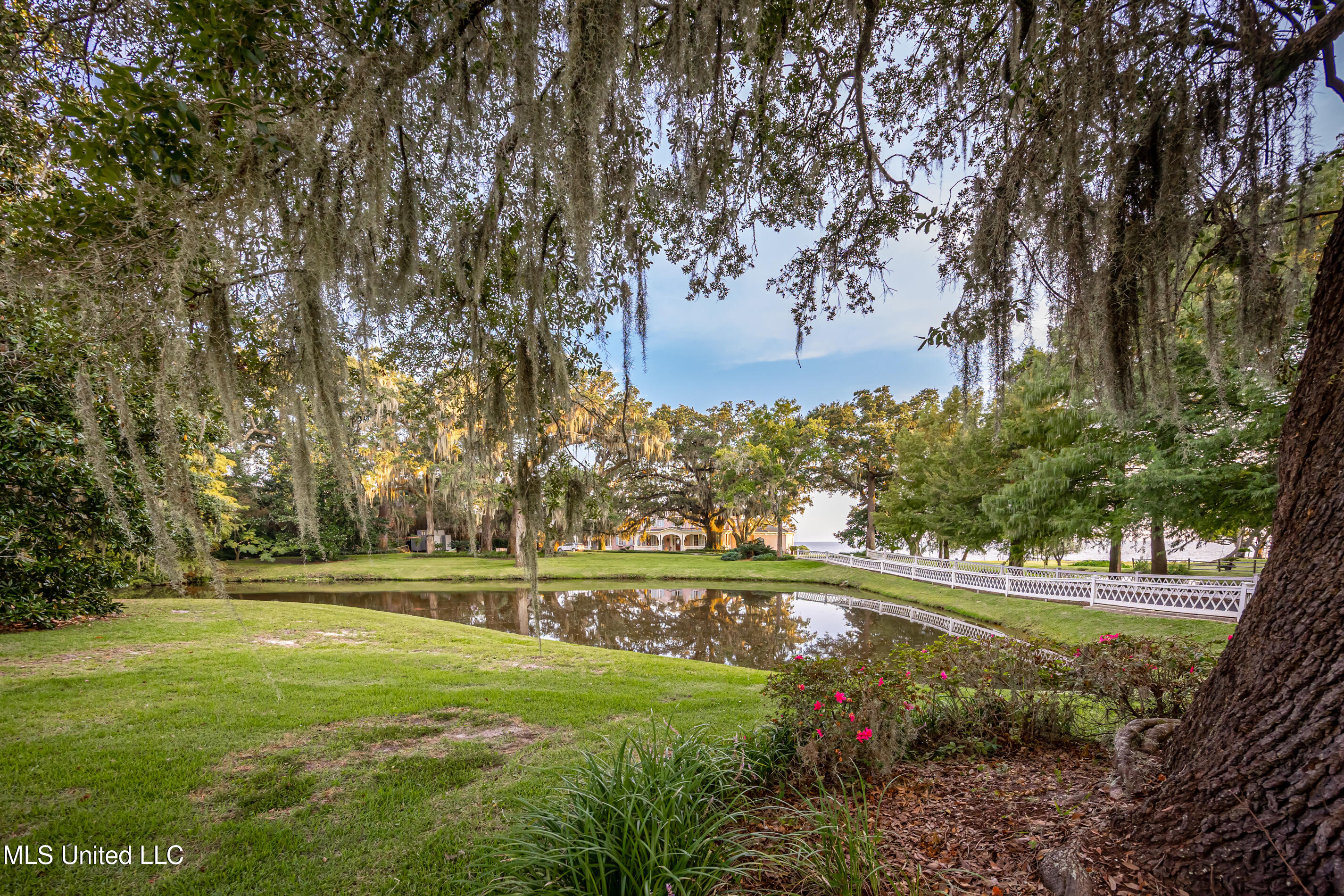 9783 Pointe Aux Chenes Road Property Photo 10