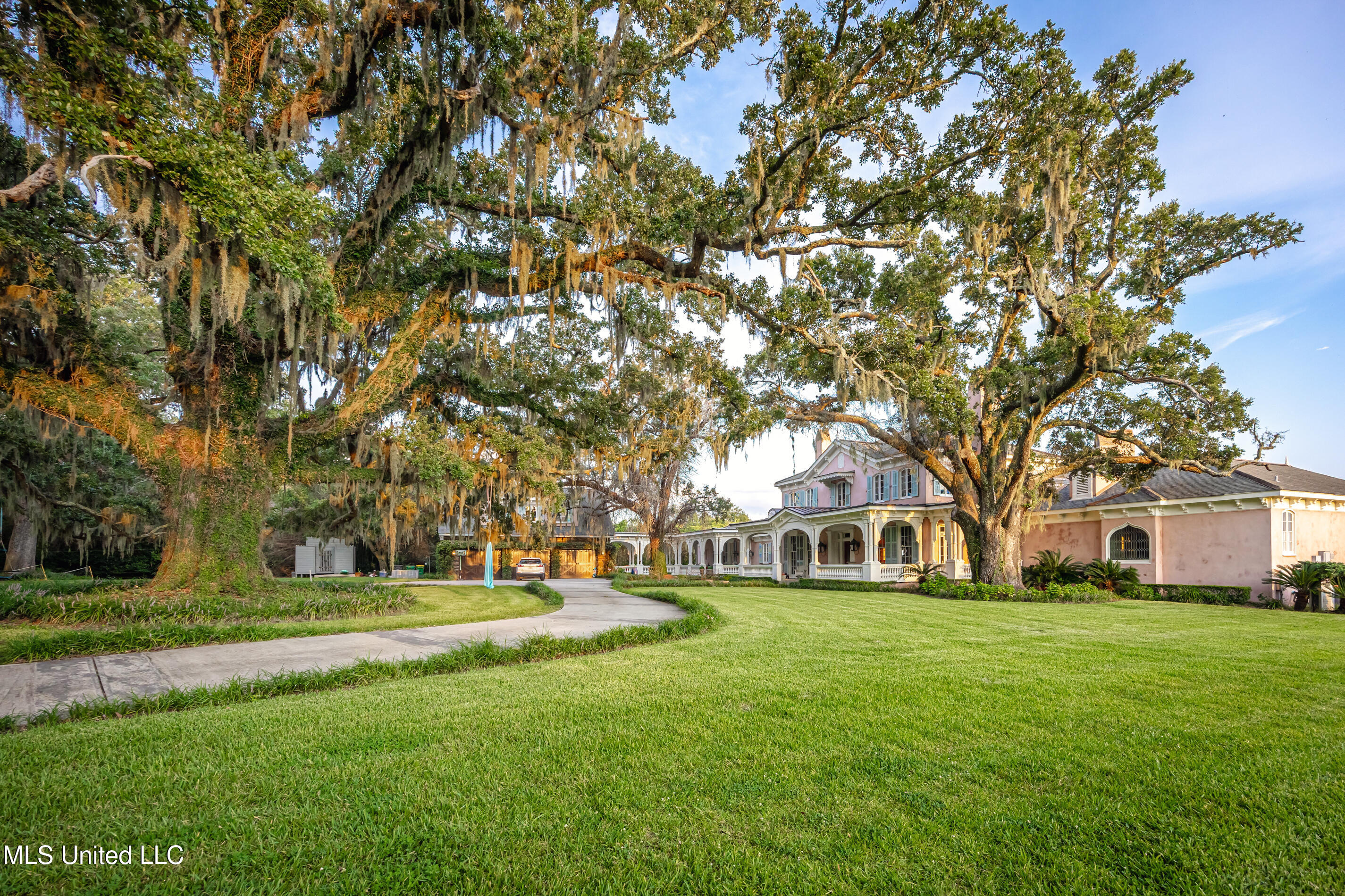 9783 Pointe Aux Chenes Road Property Photo 15