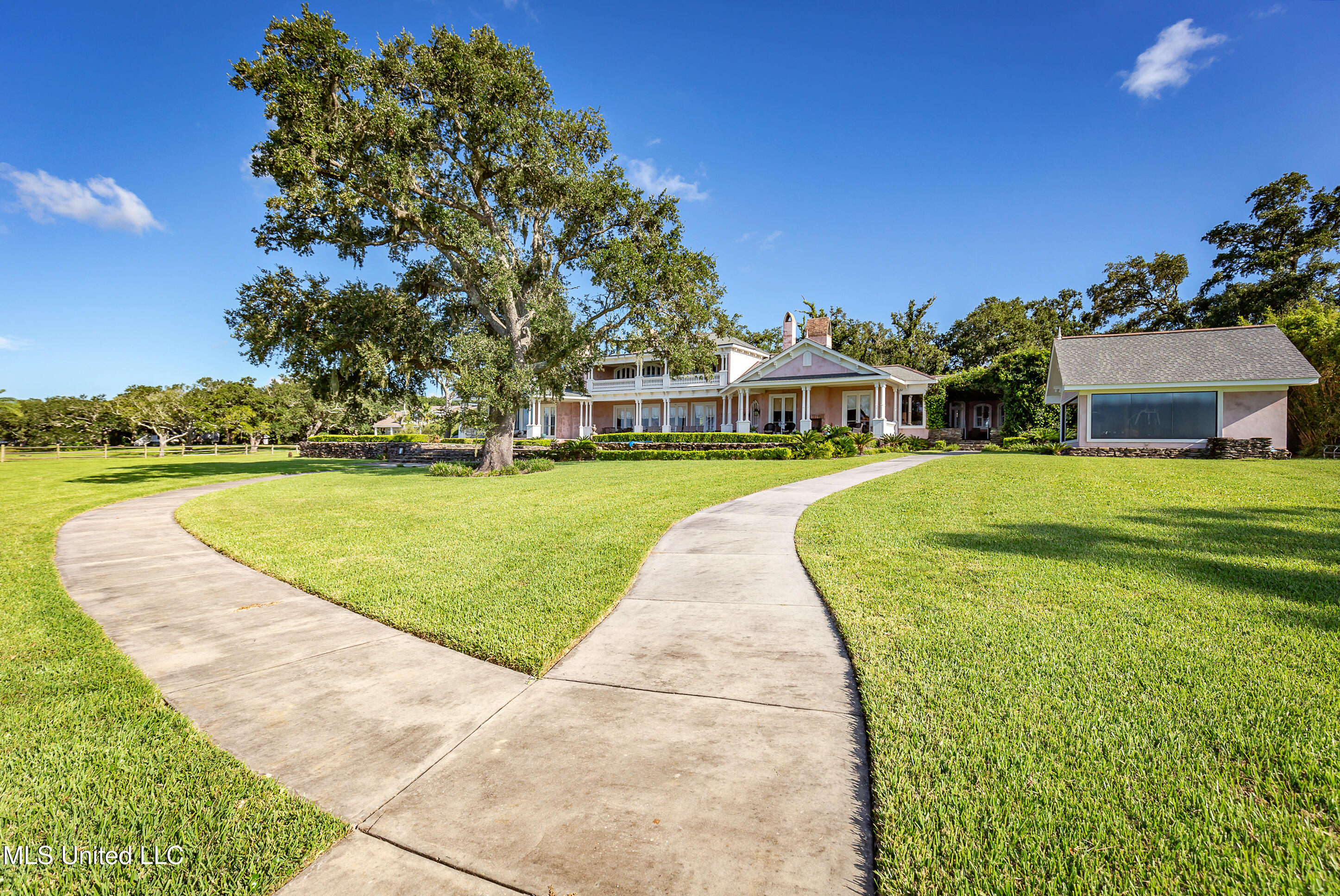 9783 Pointe Aux Chenes Road Property Photo 42