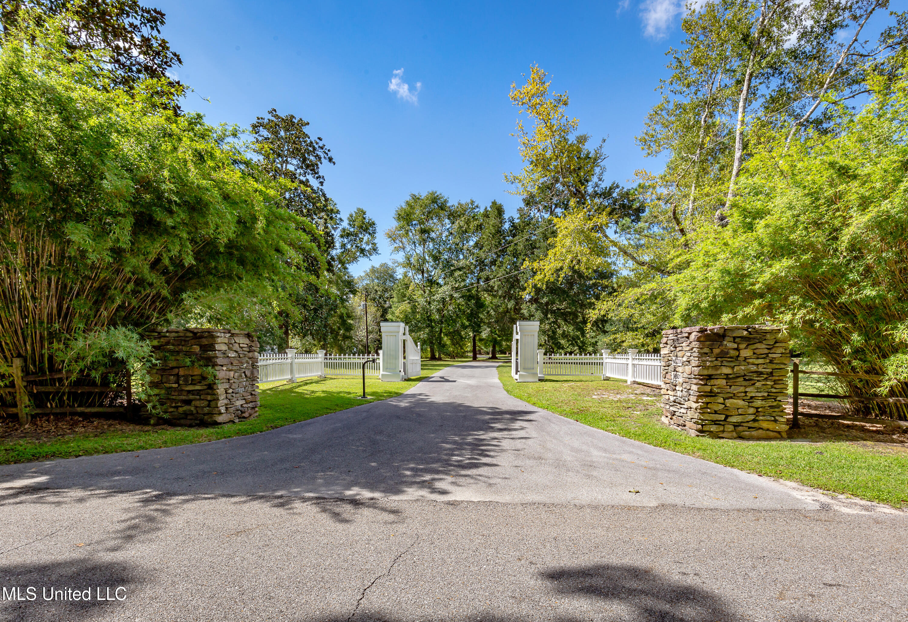 9783 Pointe Aux Chenes Road Property Photo 166