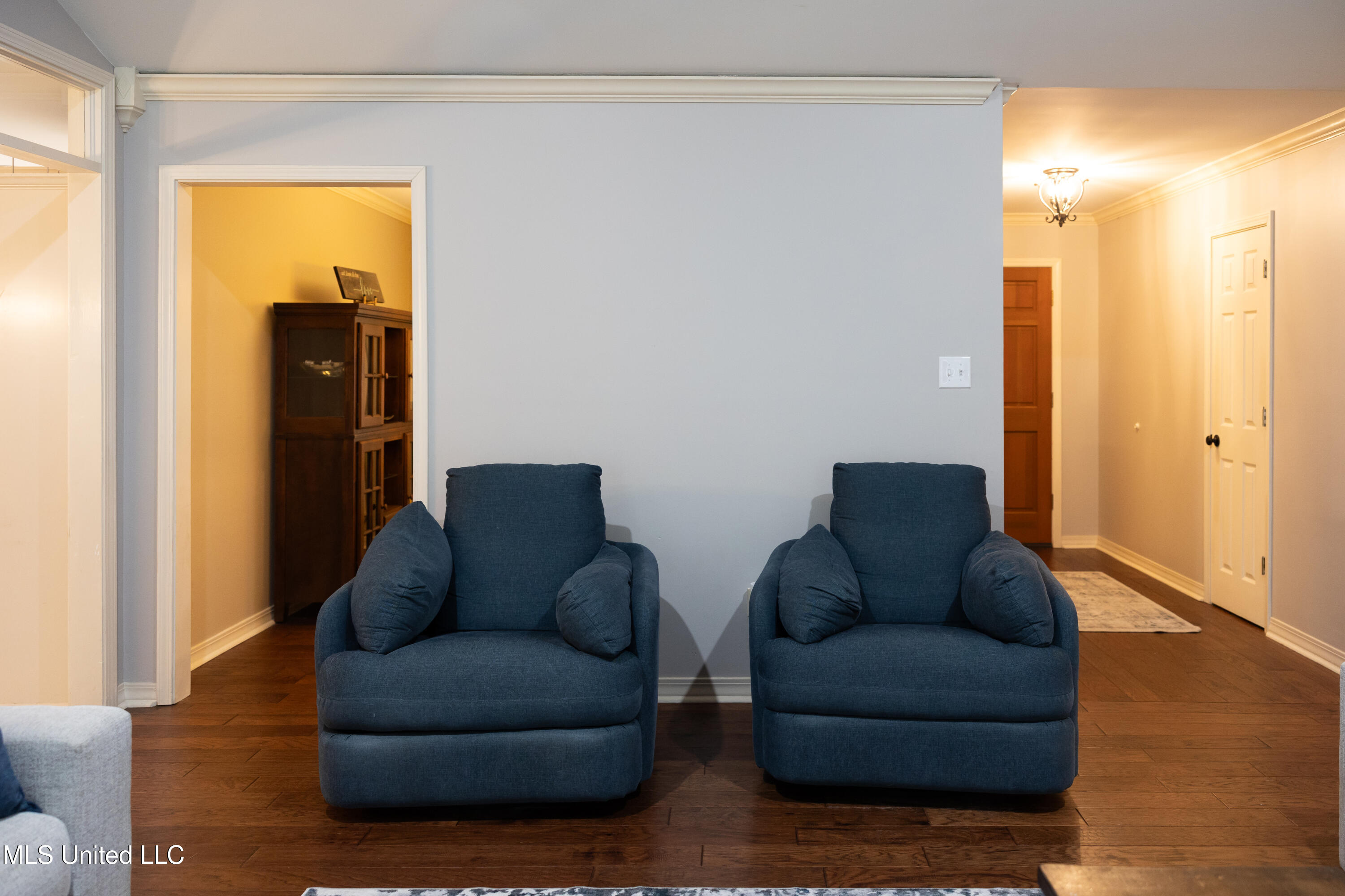 403 Bristol Avenue Property Photo 8